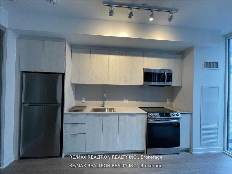 357 King Street Unit 1504 photo 6