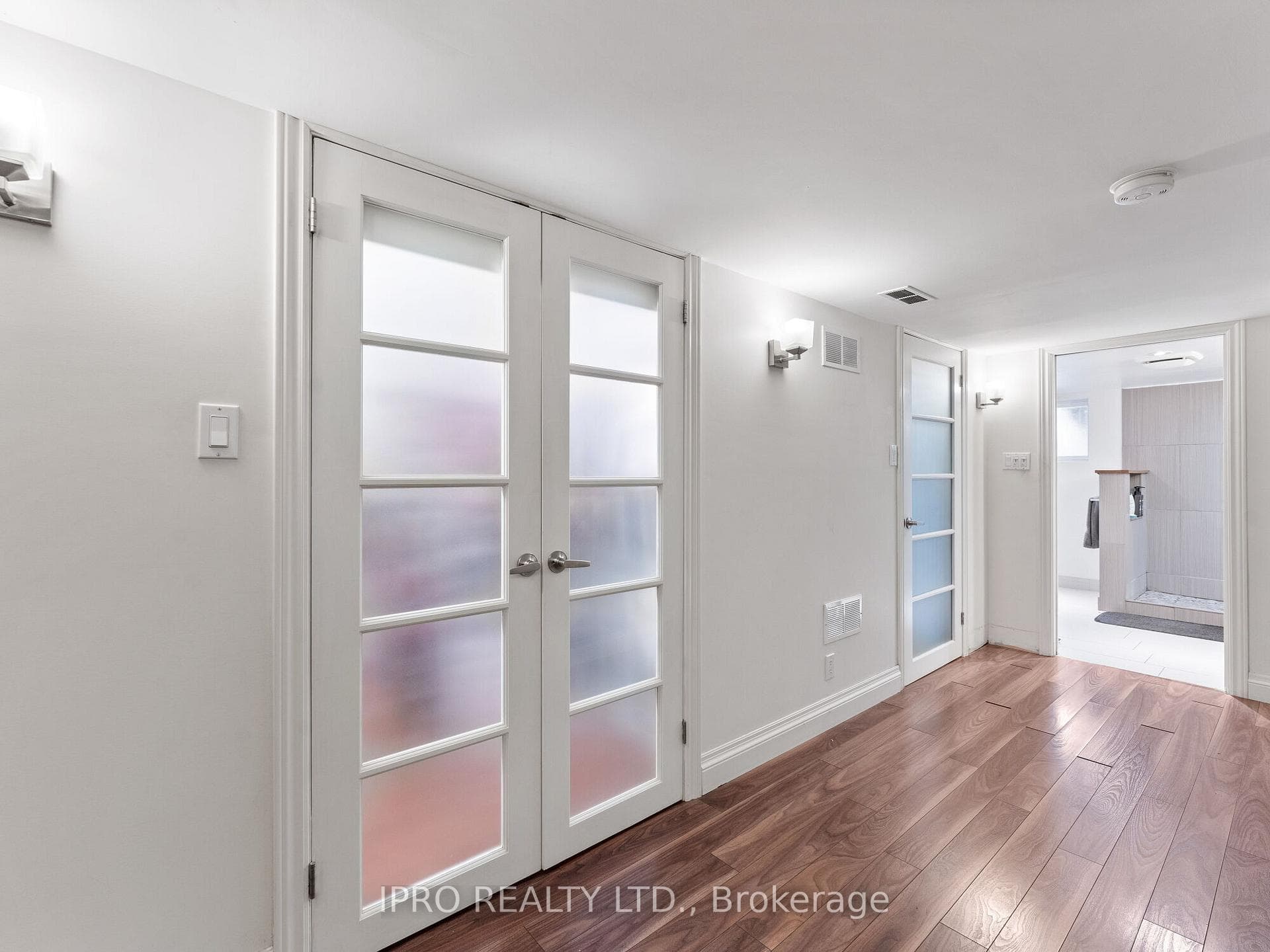 1178 Gerrard Street photo 14