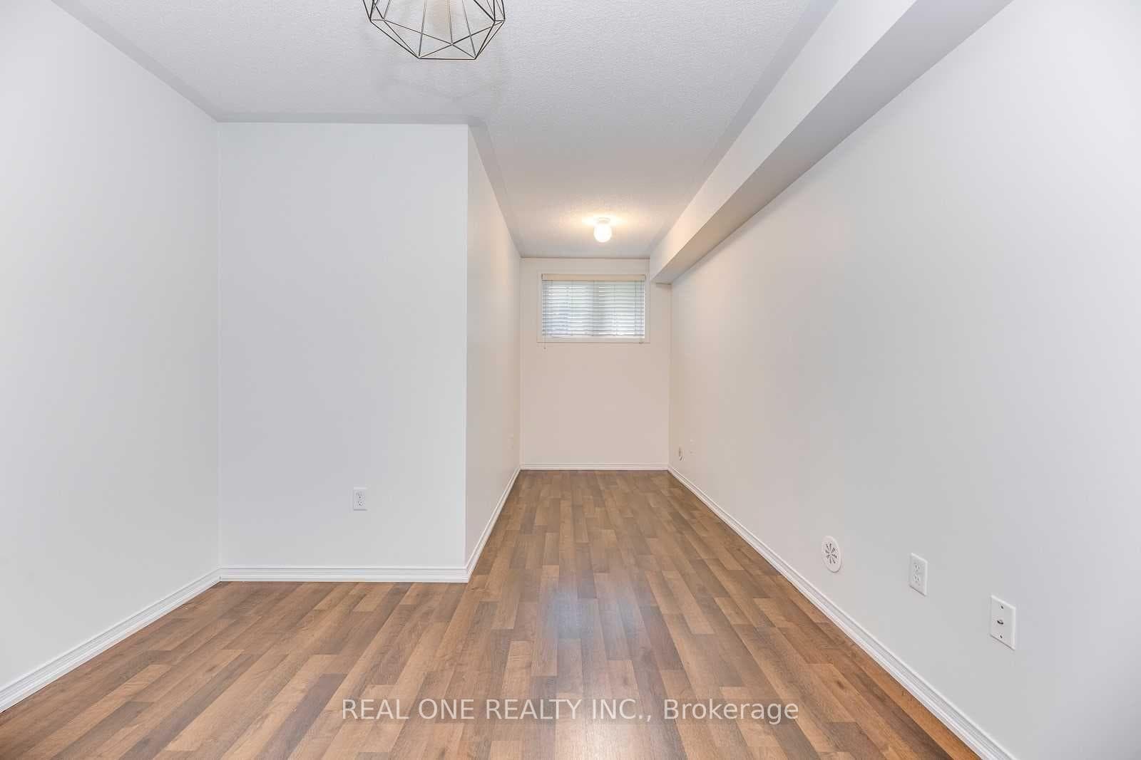 2480 Post Road Unit 31 photo 16