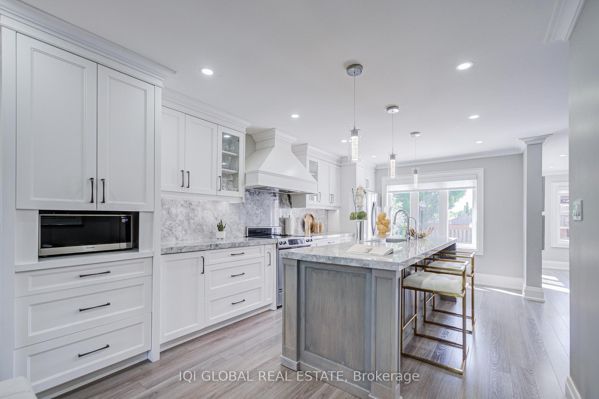 235 Belview Avenue photo 9