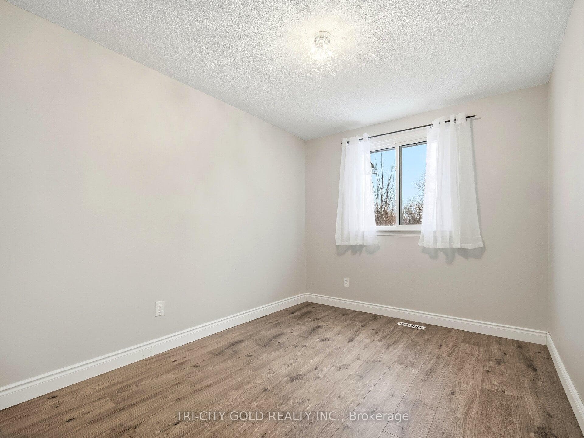 20 Carisbrooke Court Unit 20 photo 24
