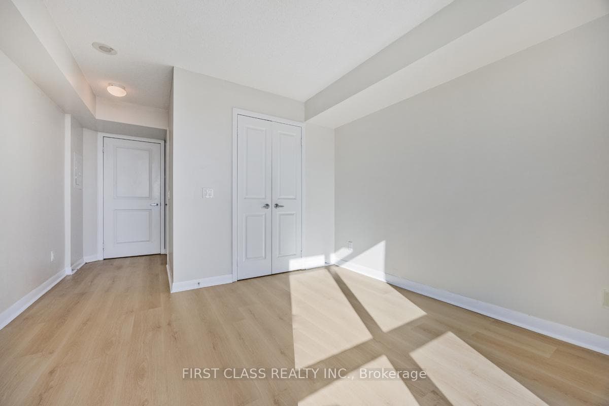225 Sherway Gardens Road Unit 1709 photo 13