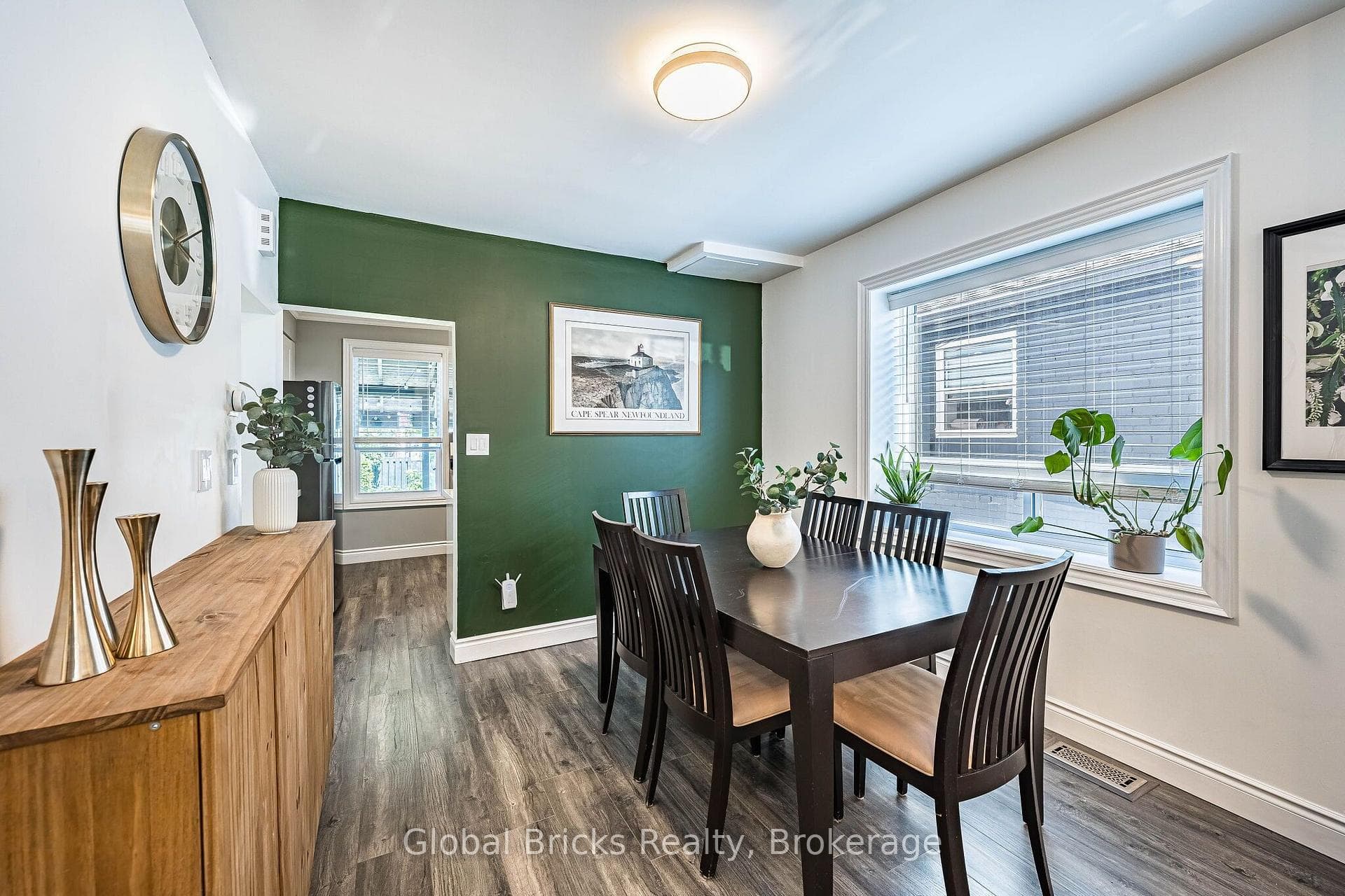 19 Elward Boulevard photo 13