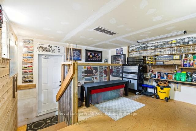879 Kerr Street photo 39