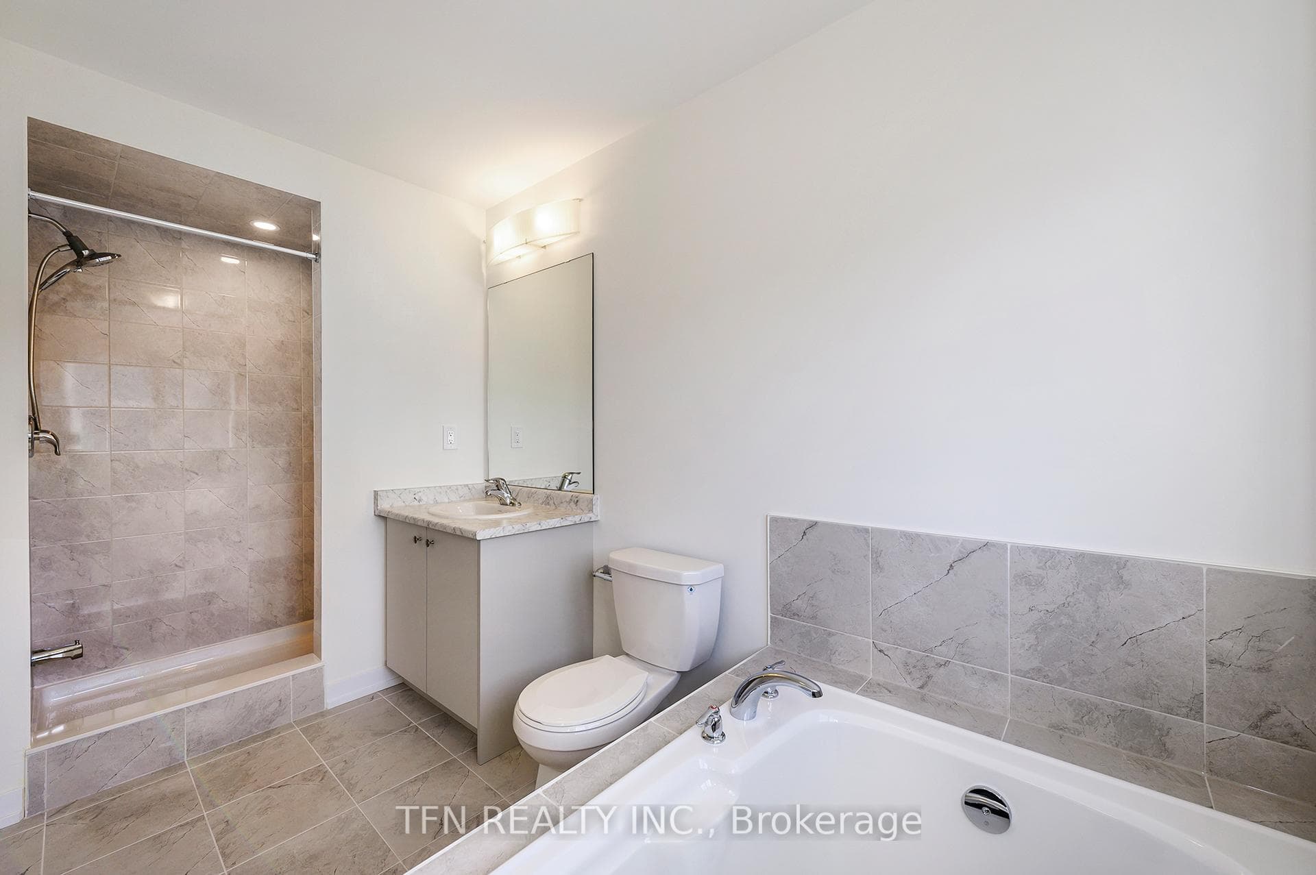 70 Wintergreen Crescent photo 27