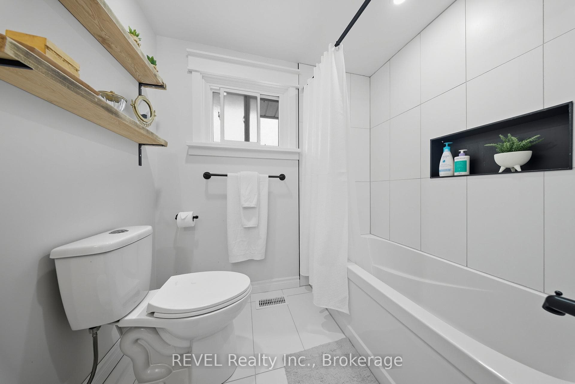 67 Louis Avenue photo 15