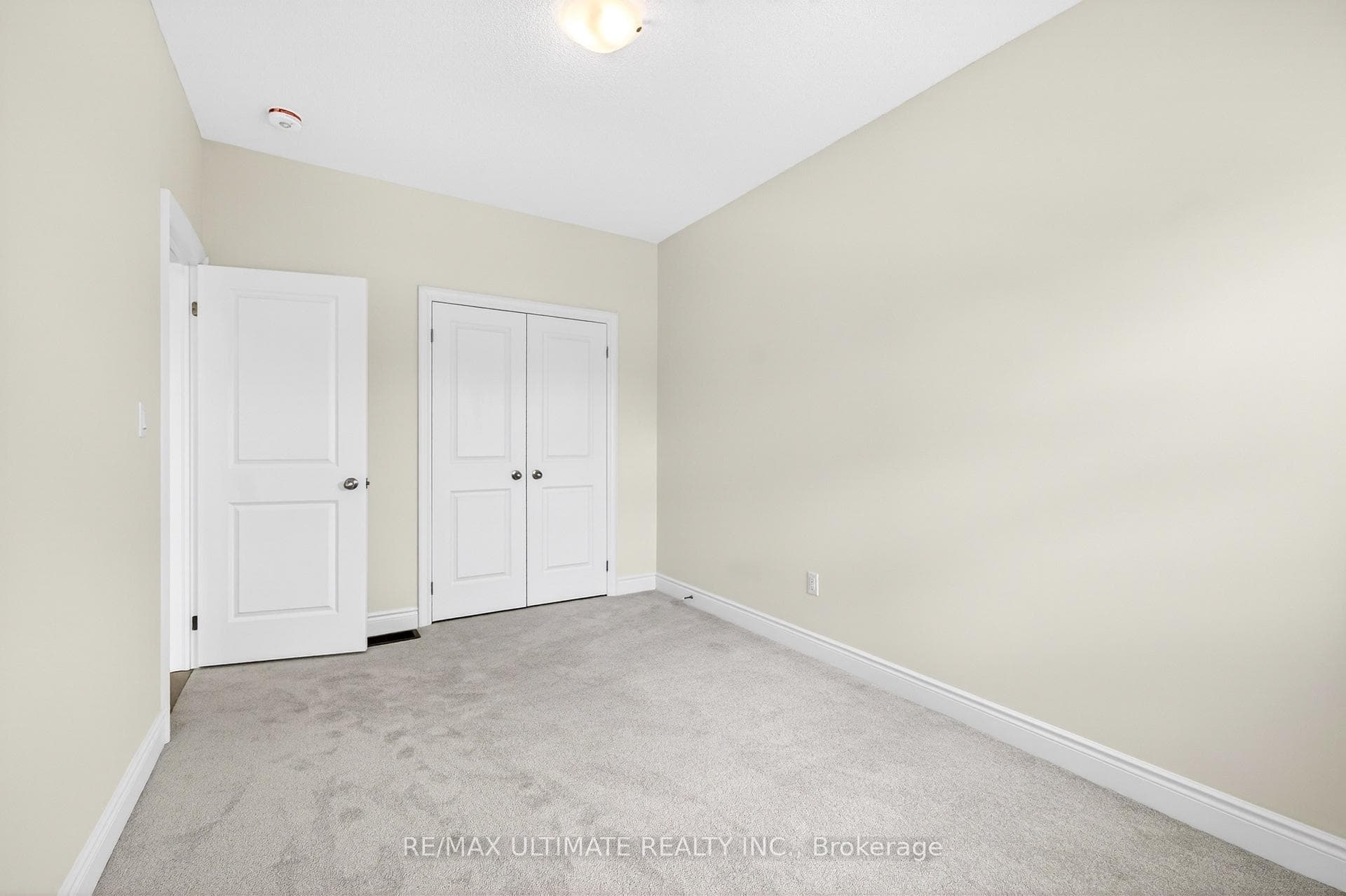 12 Singhampton Road photo 41