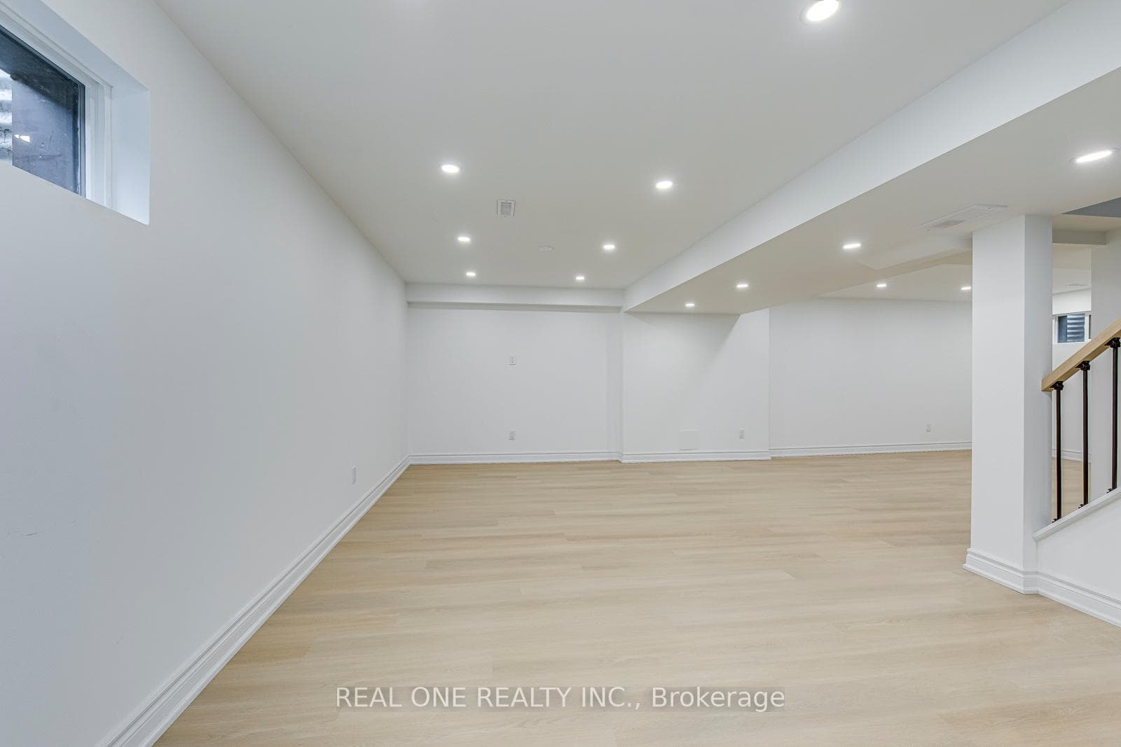 45 Hepworth Drive photo 40