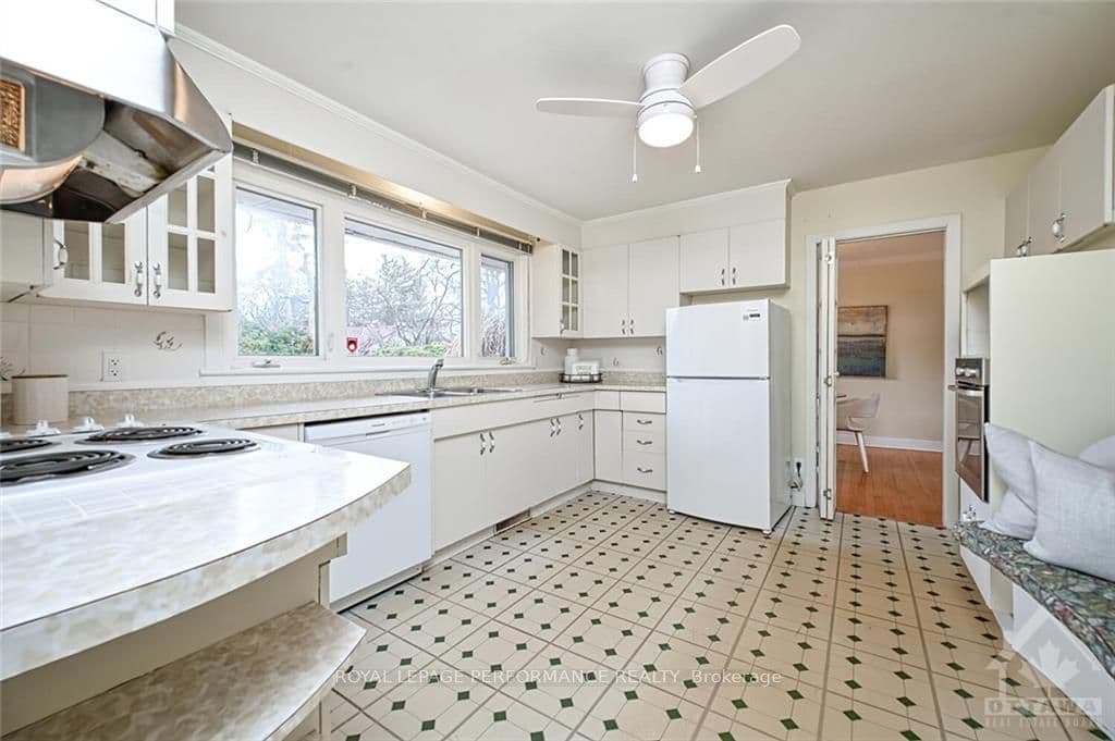 144 HEATH Street photo 10