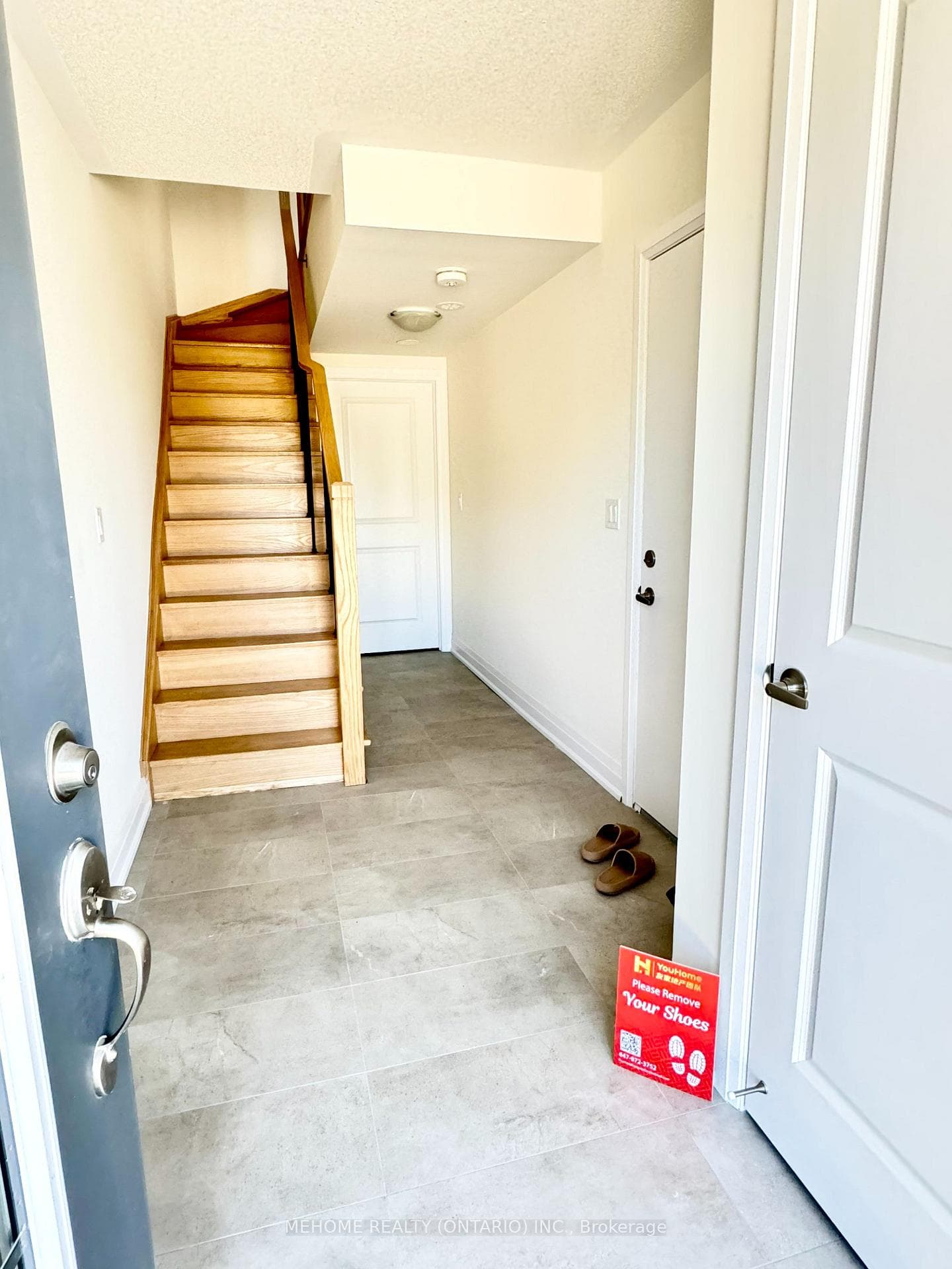 83 Clippers Crescent photo 2