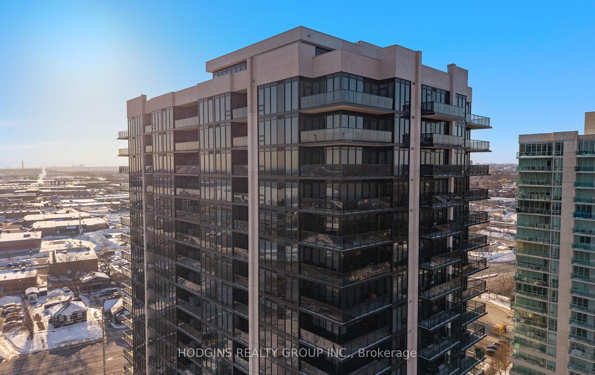 1035 Southdown Road Unit LPH 1801 photo 5