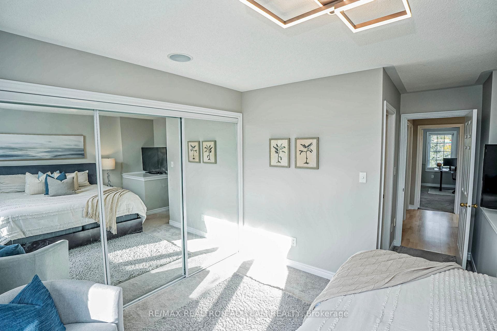 18 Oakins Lane photo 18