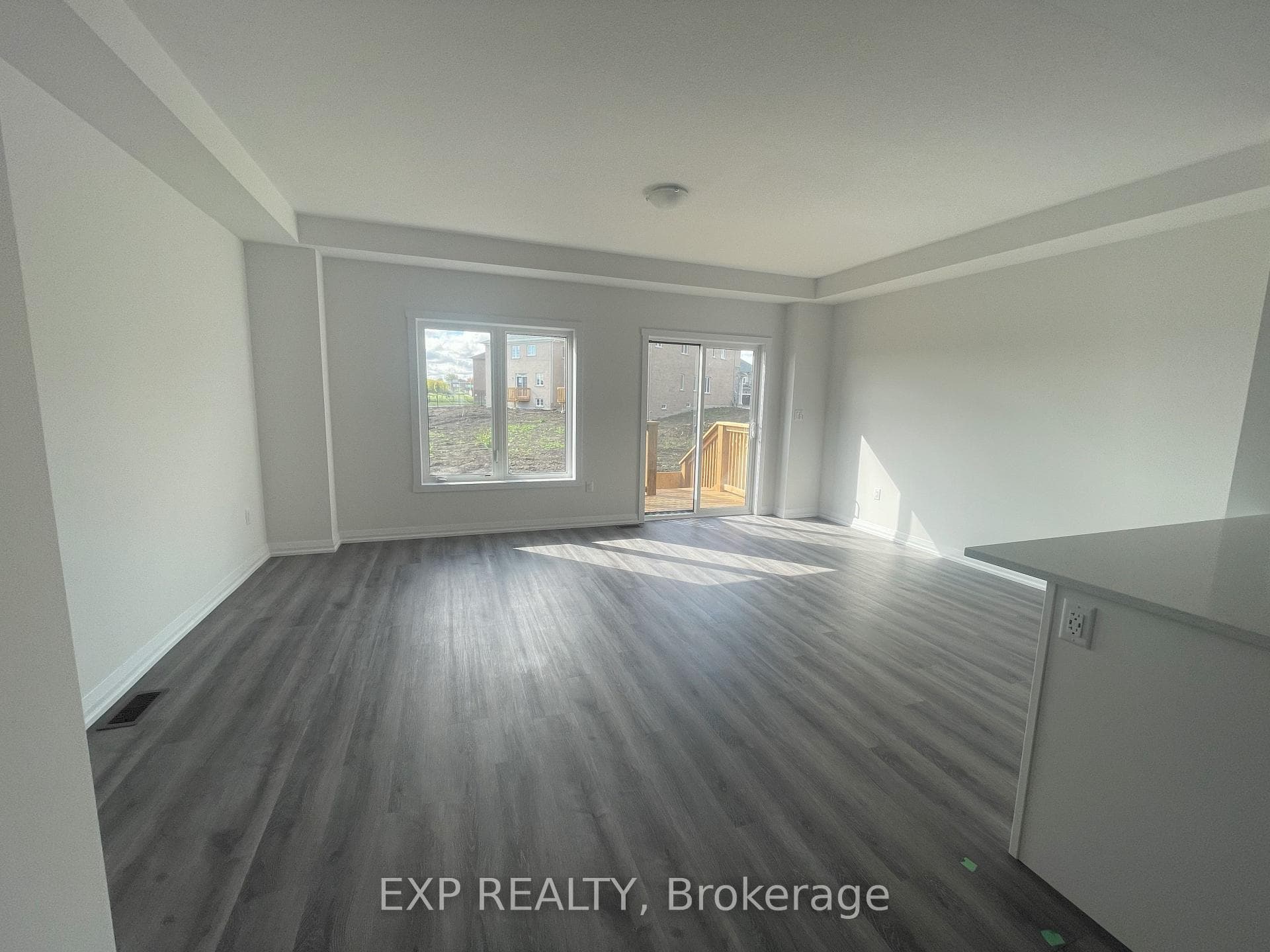 185 Lormont Boulevard photo 14