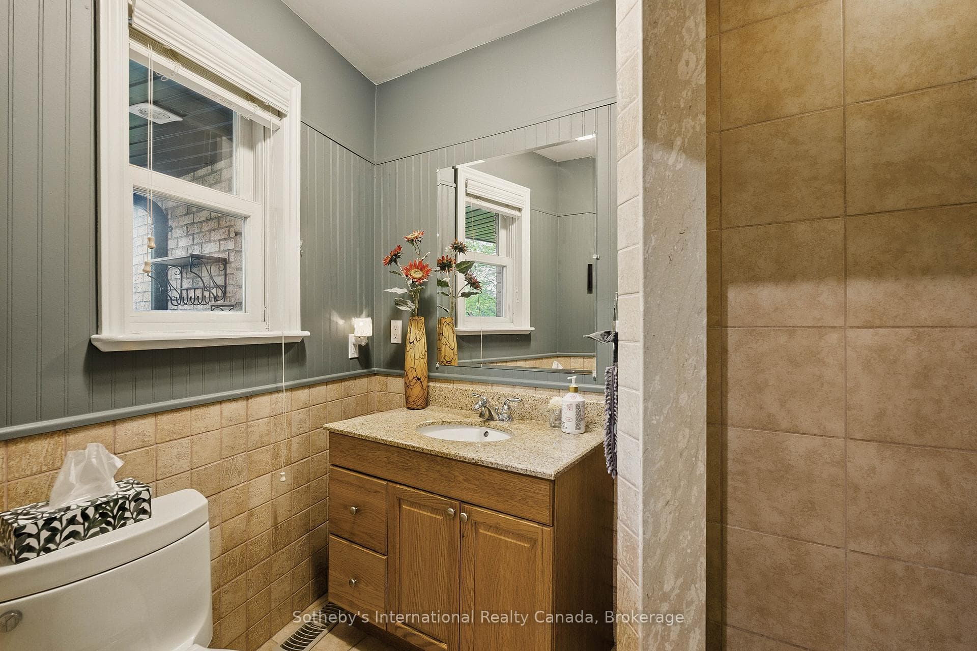 Main Level Bathroom & Shower