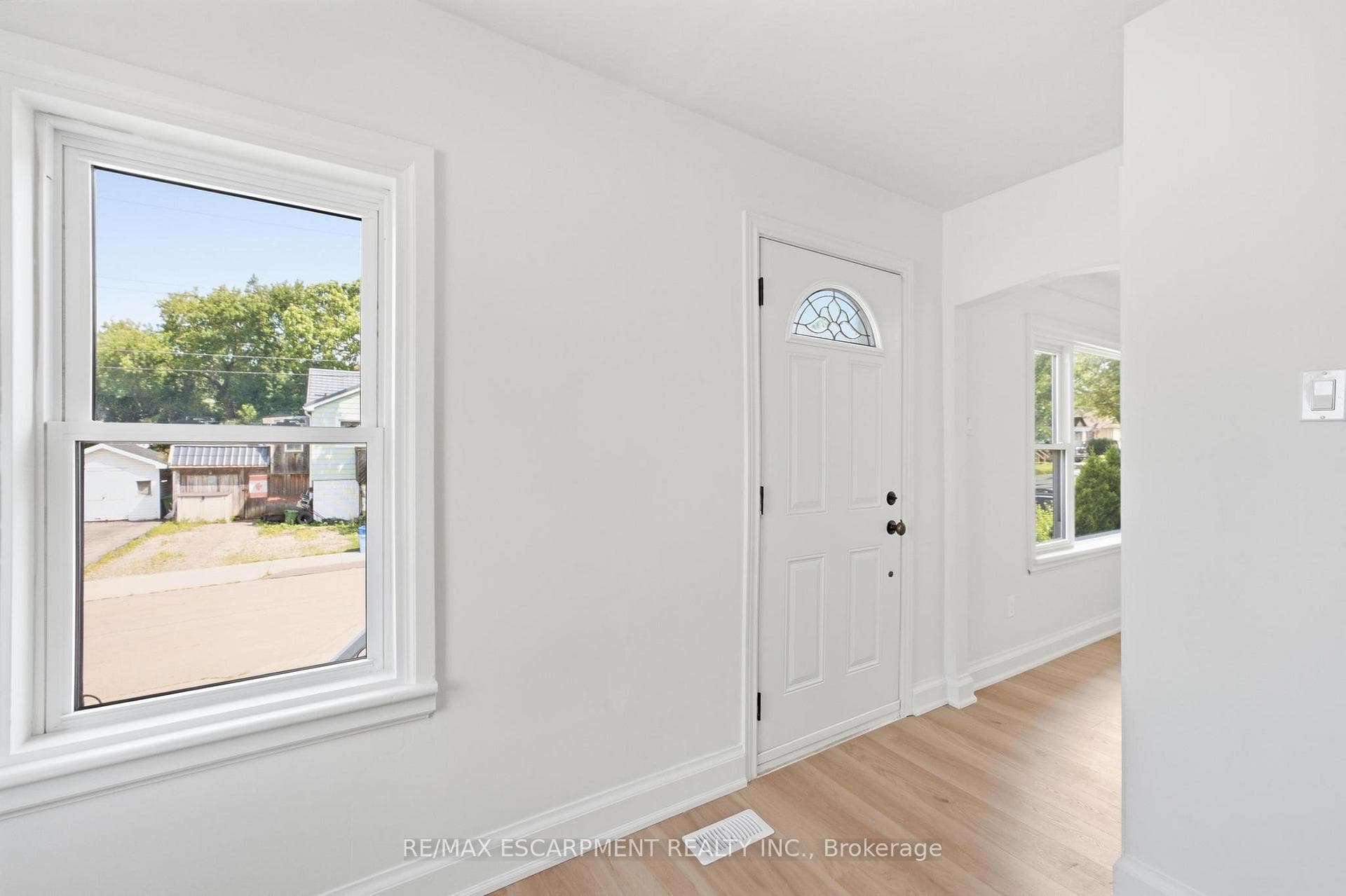 22 David Avenue photo 13