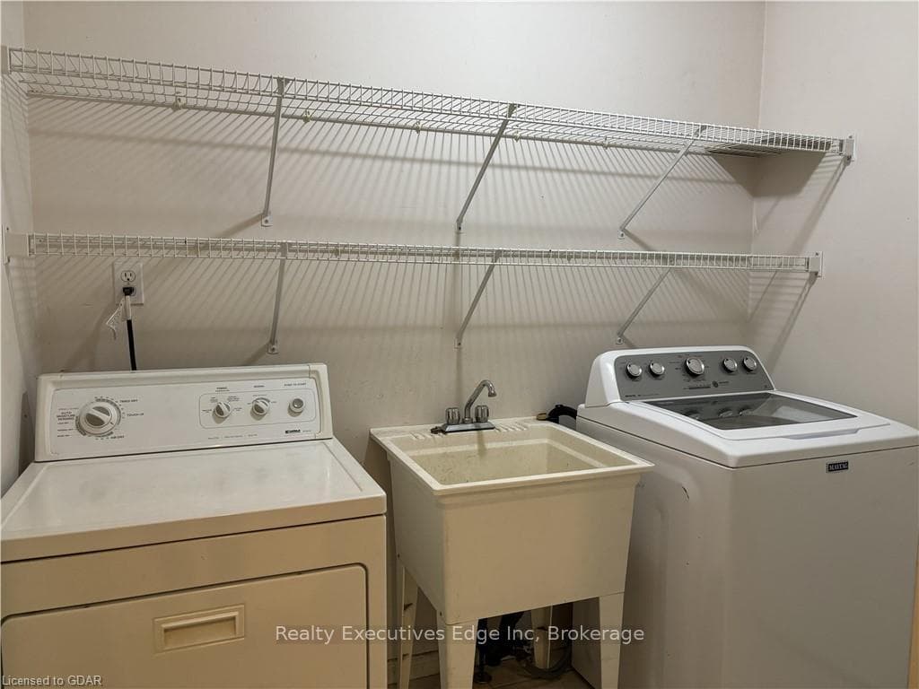 59 MARSH Crescent Unit Upper photo 17