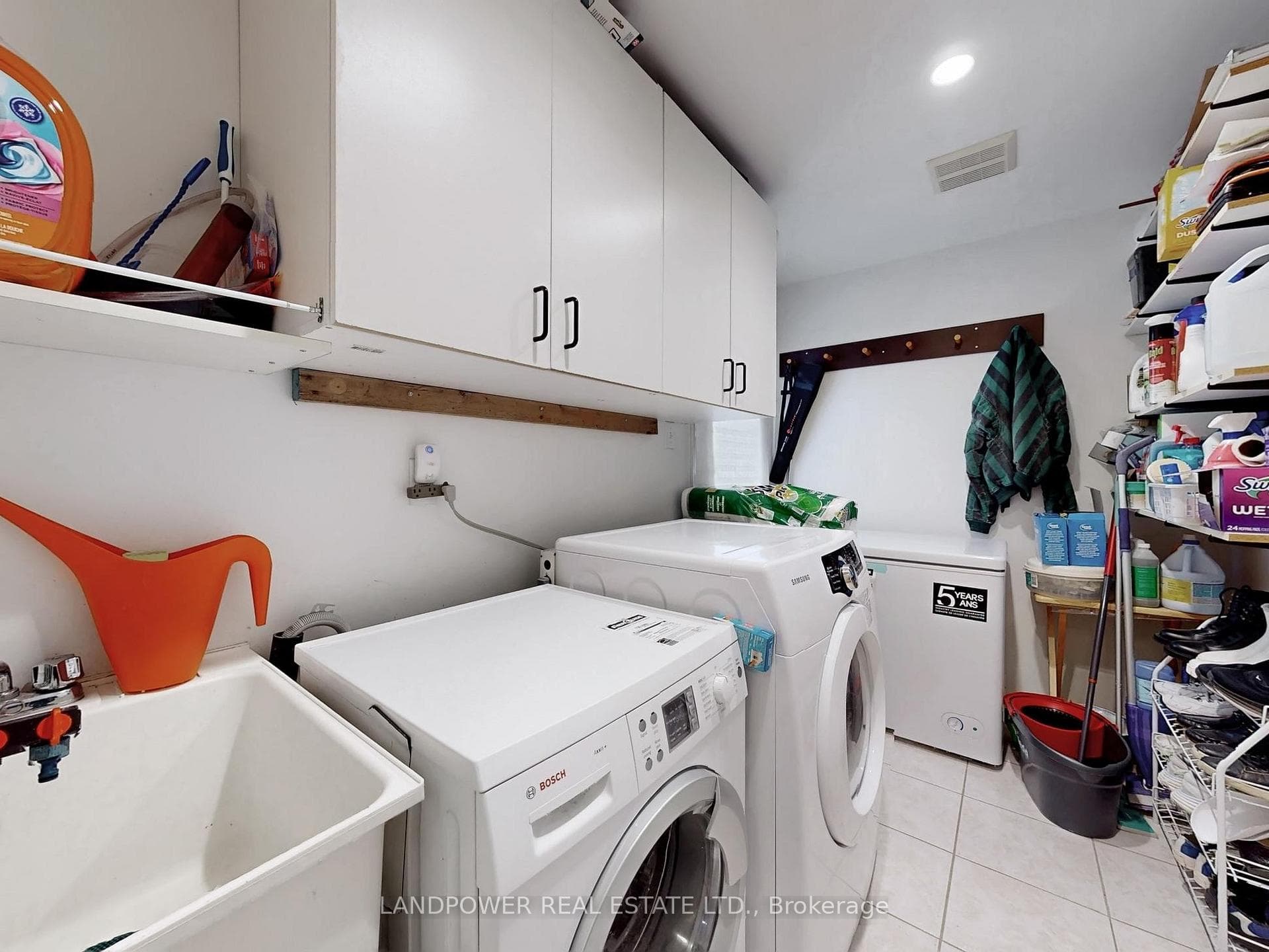82 Littleleaf Crescent photo 18