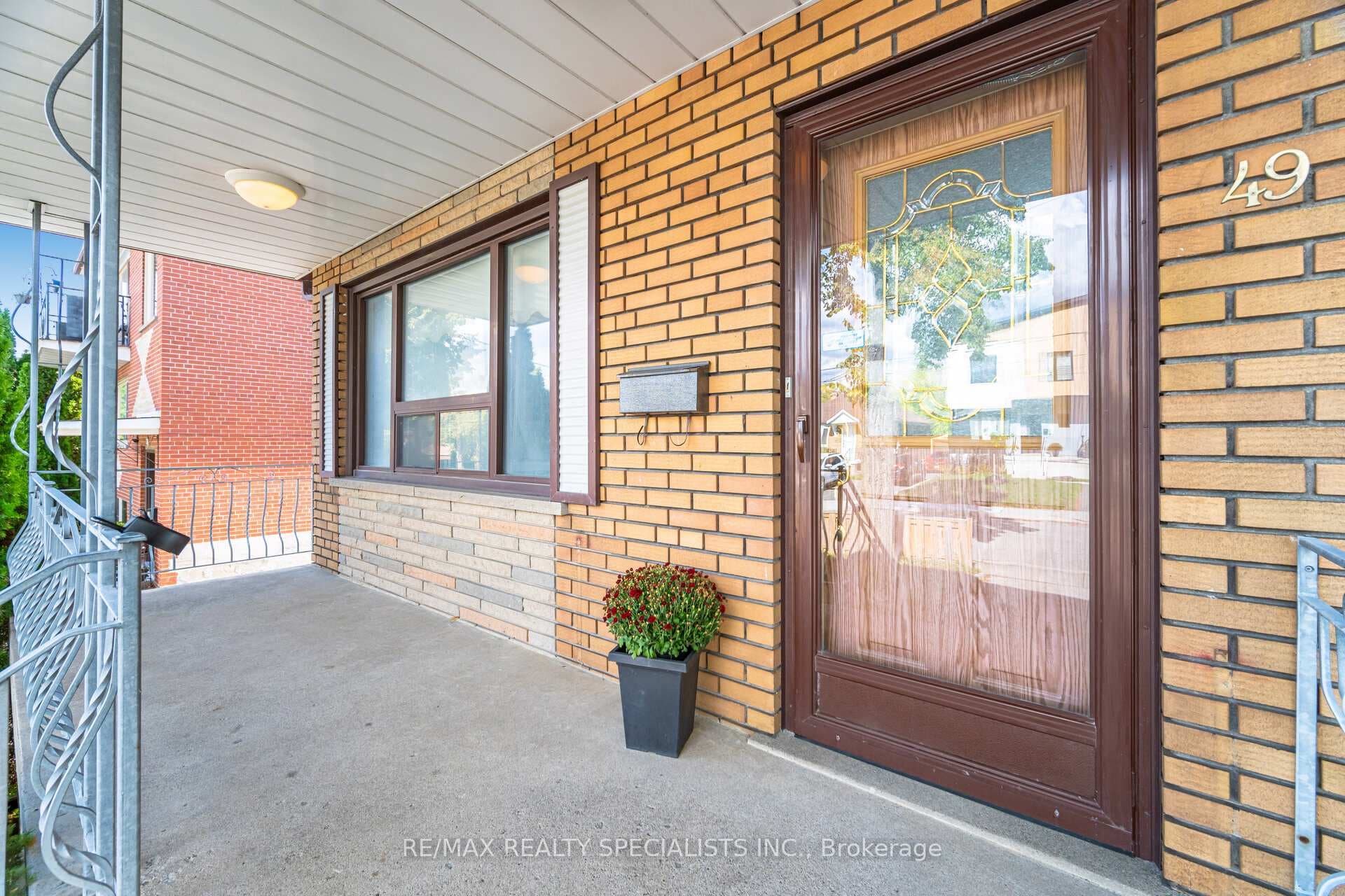 49 Algoma Street photo 5