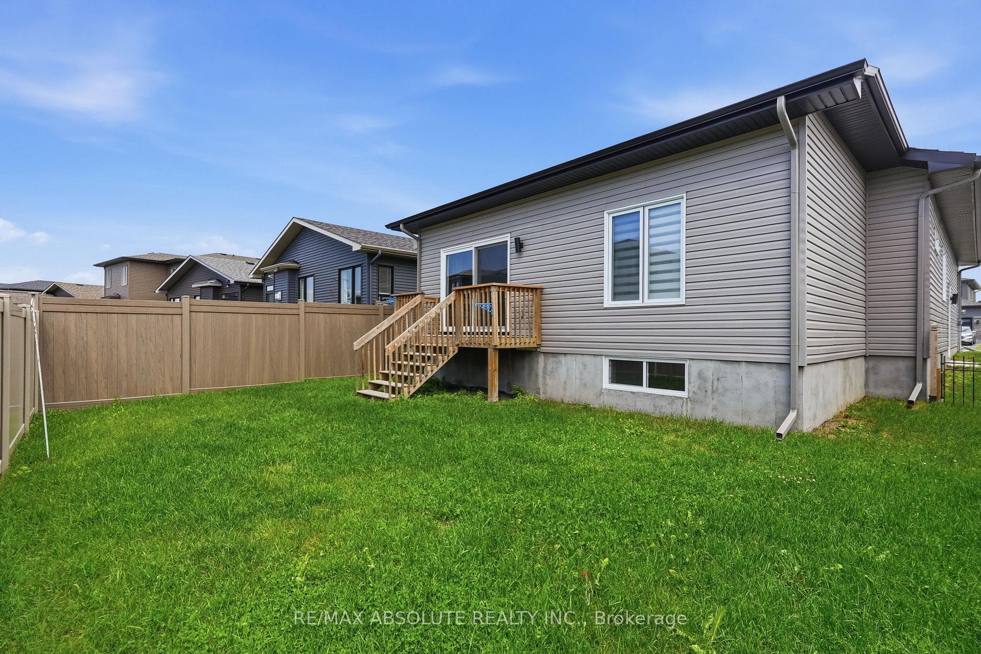 399 STERLING Avenue photo 25