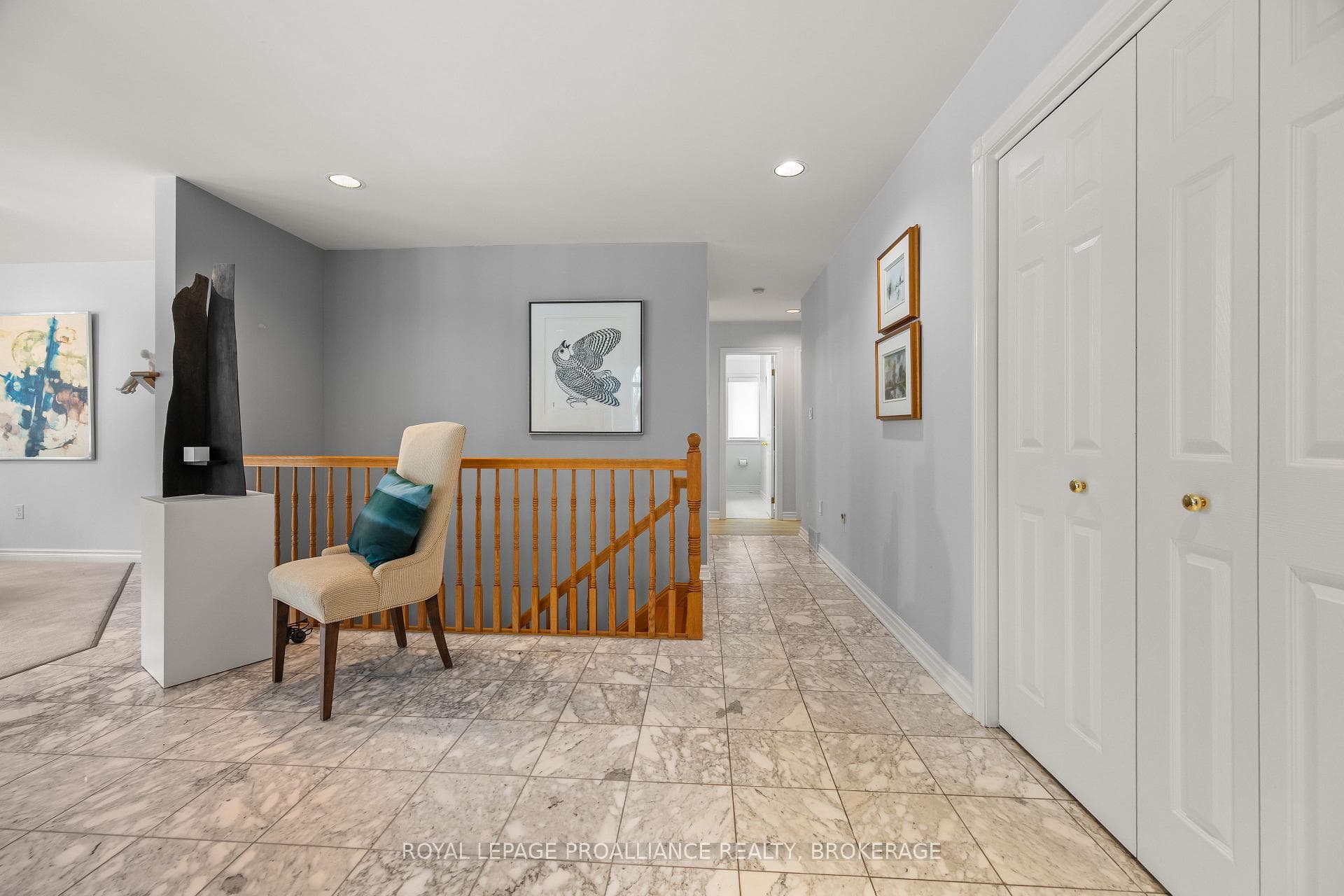 2 Riverside Drive photo 19