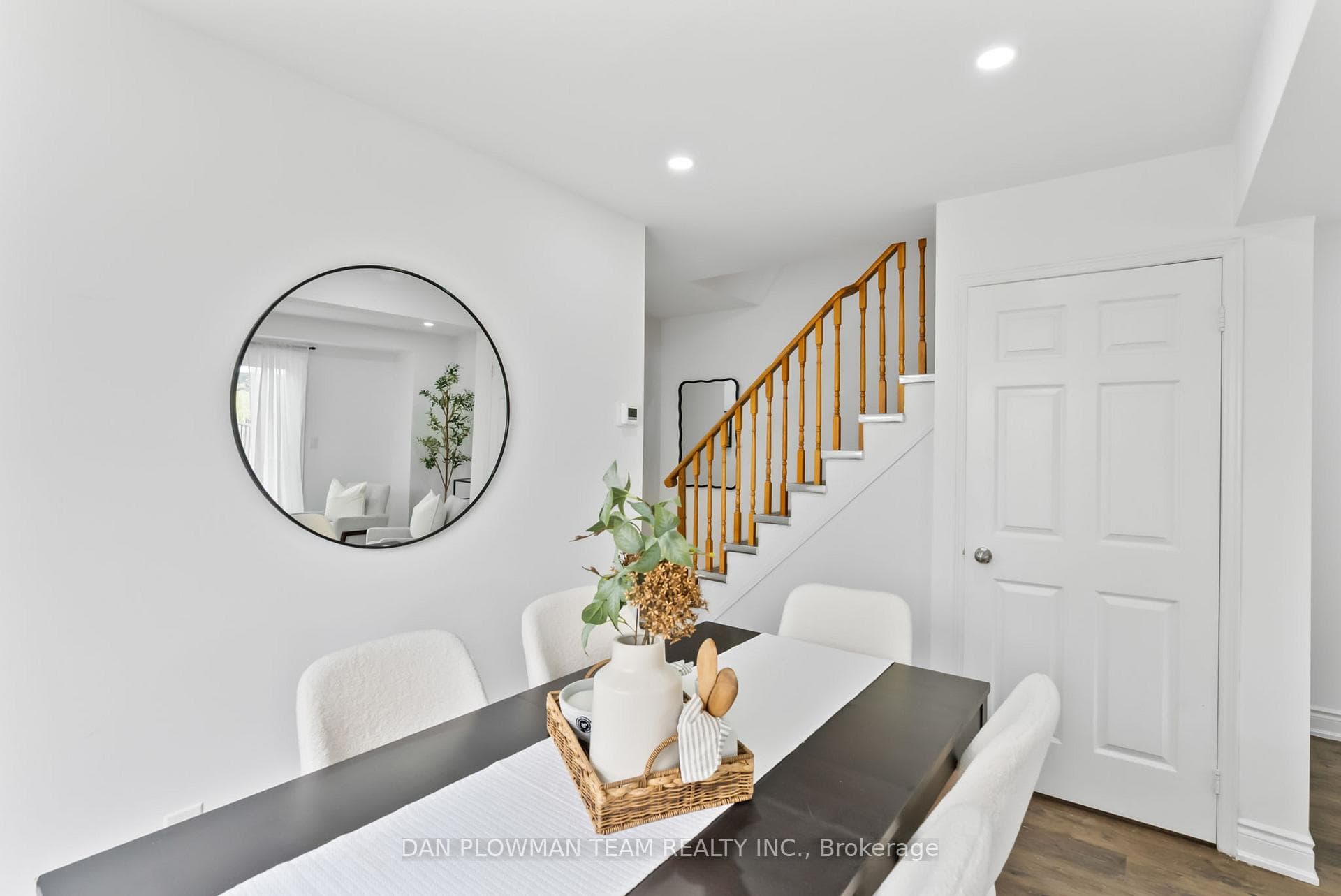 1411 Beaverbrook Court photo 11