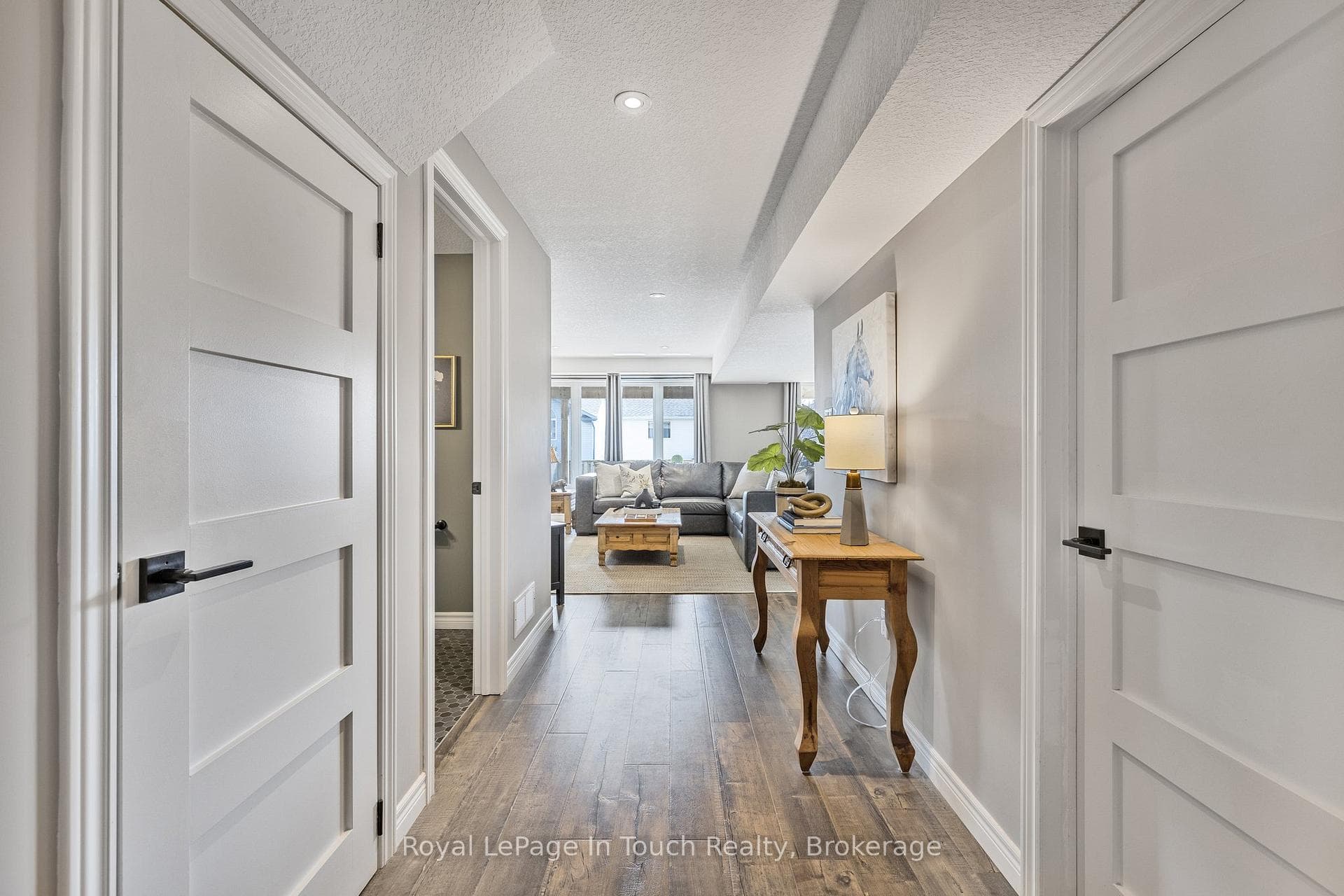 26 Oakes Crescent photo 34