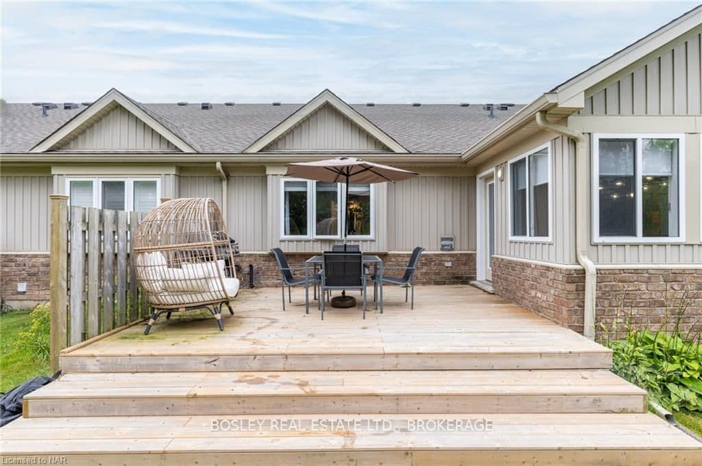 Back deck with access from the dinning area