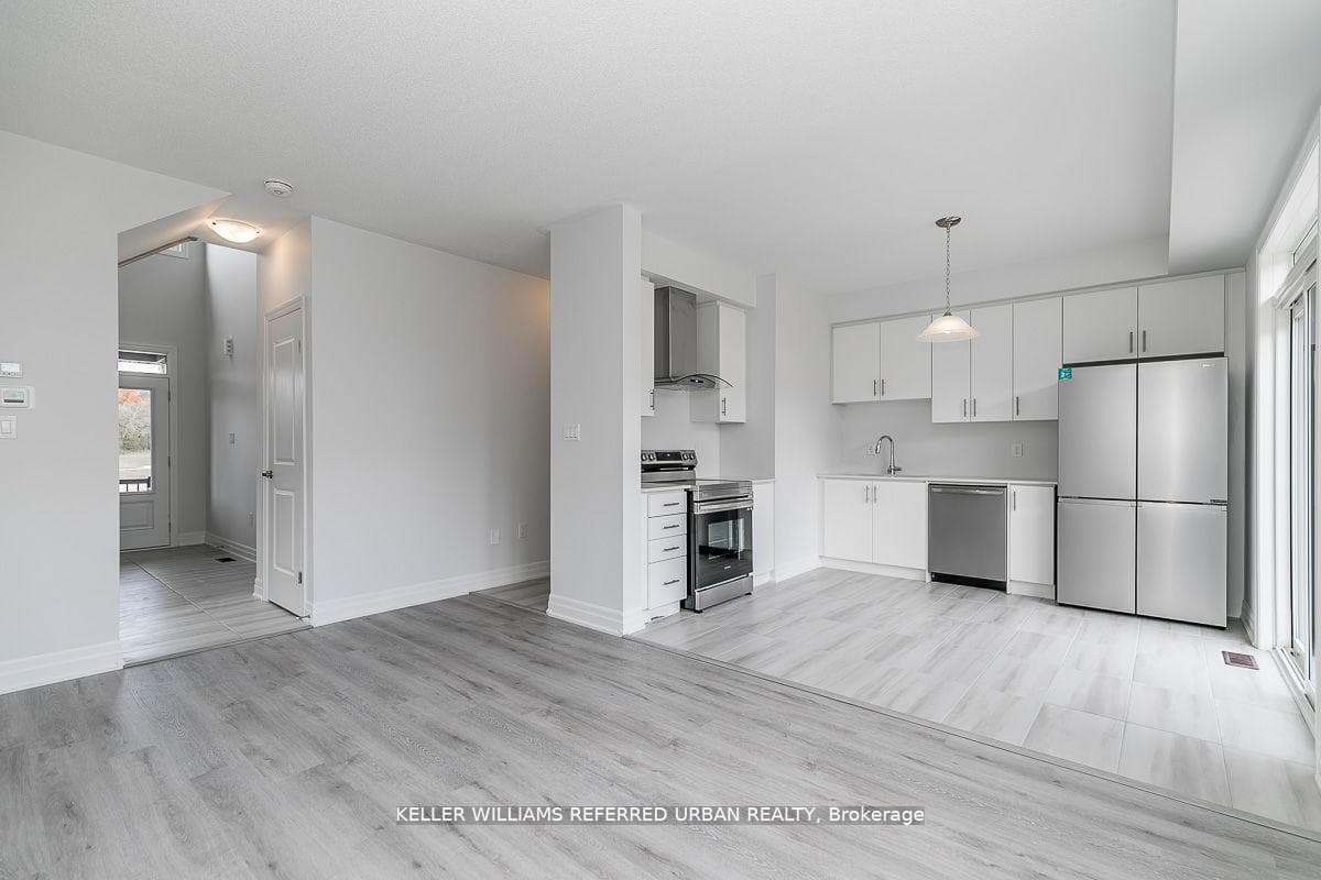47 Federica Crescent photo 6