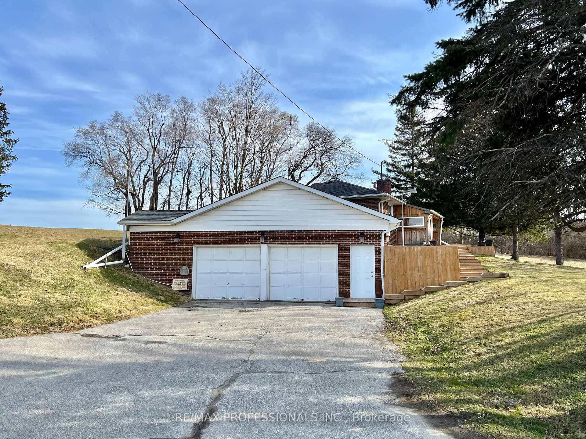 12891 Dixie Road photo 3