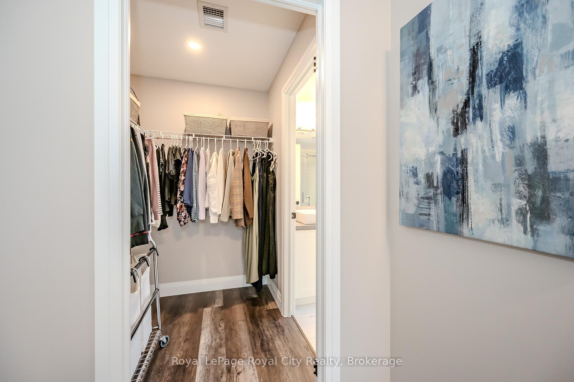 332 Gosling Gardens Unit 312 photo 28