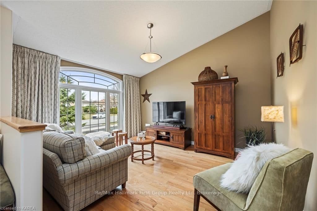 390 MORNINGSIDE Drive photo 4
