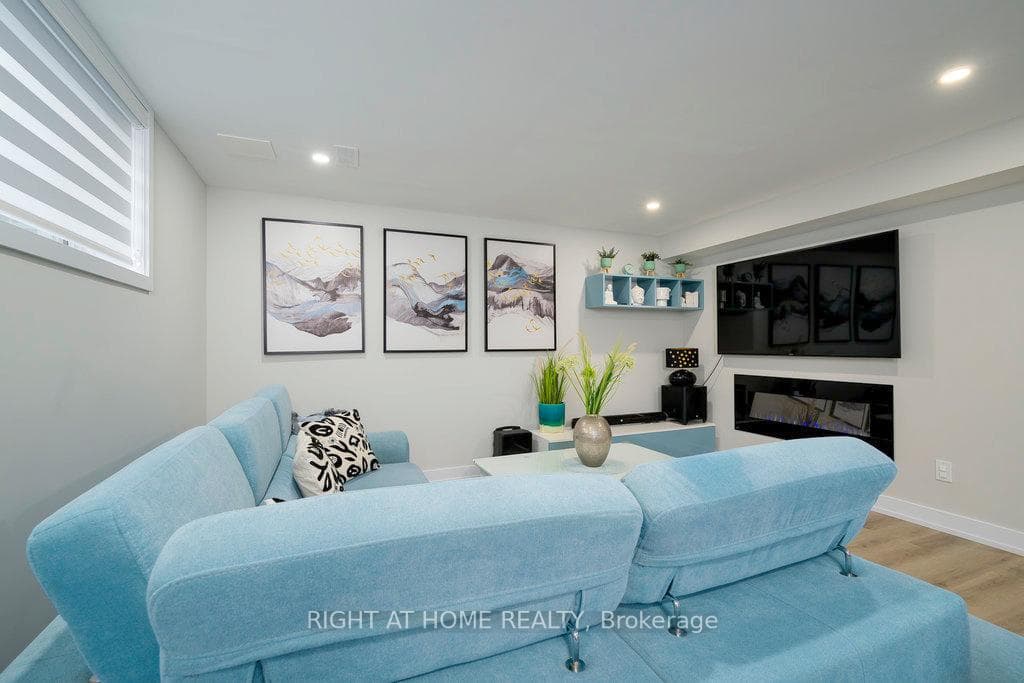 159 Boulonnais Grove photo 38