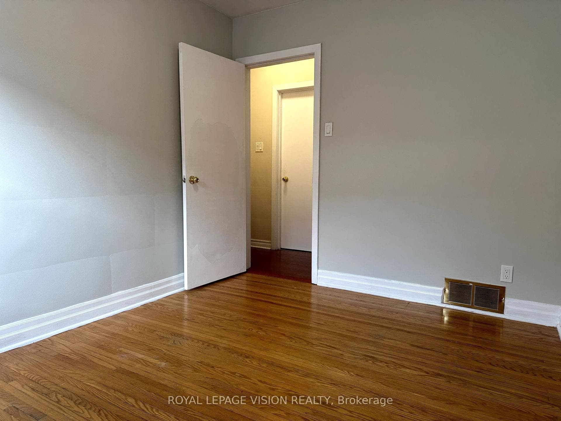 96 Foxridge Drive photo 5