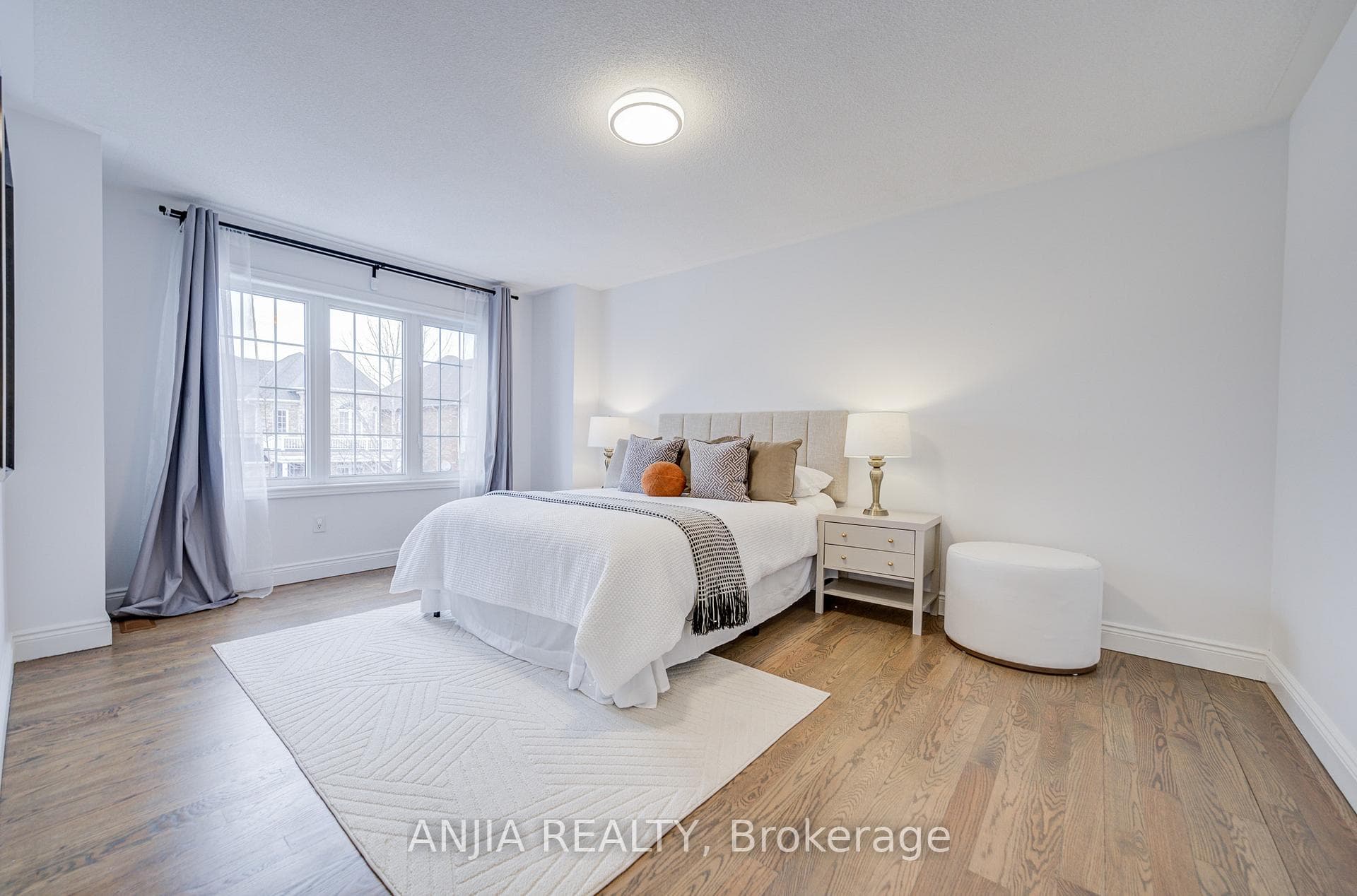 10 Golden Meadow Drive photo 34