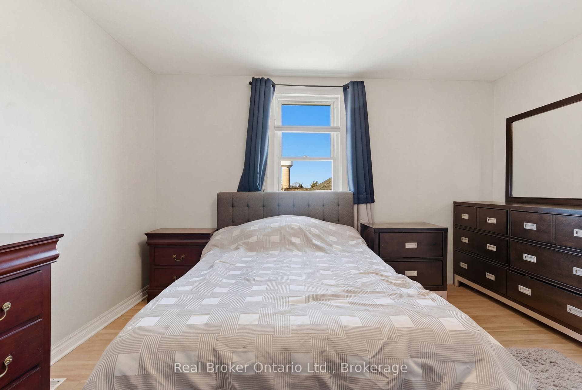 154 Niagara Falls Road photo 29