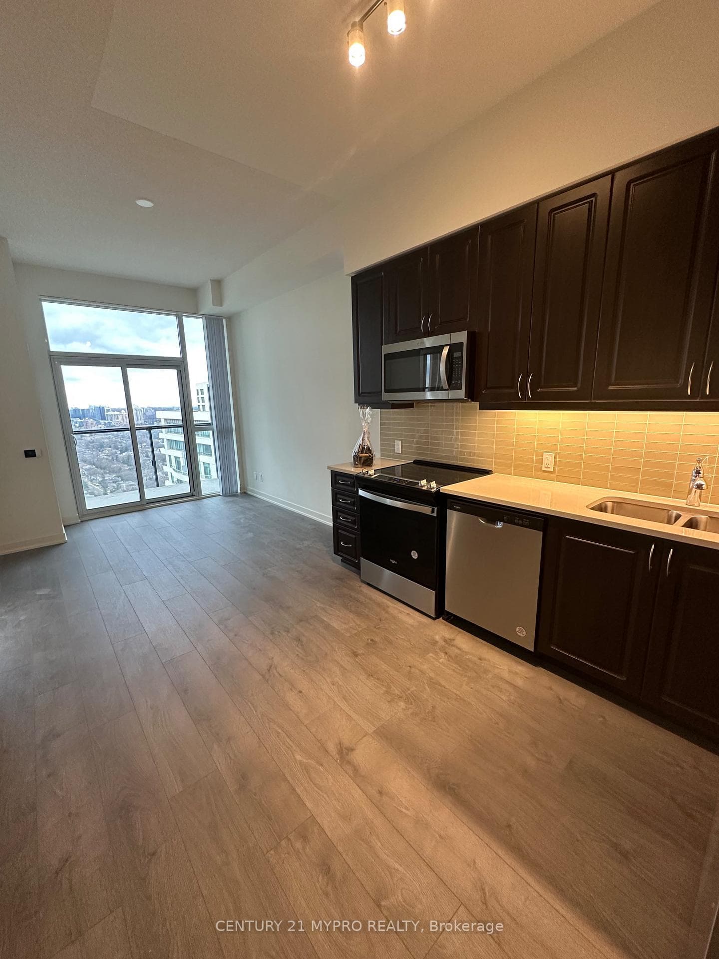 4955 Yonge Street Unit PH301 photo 6