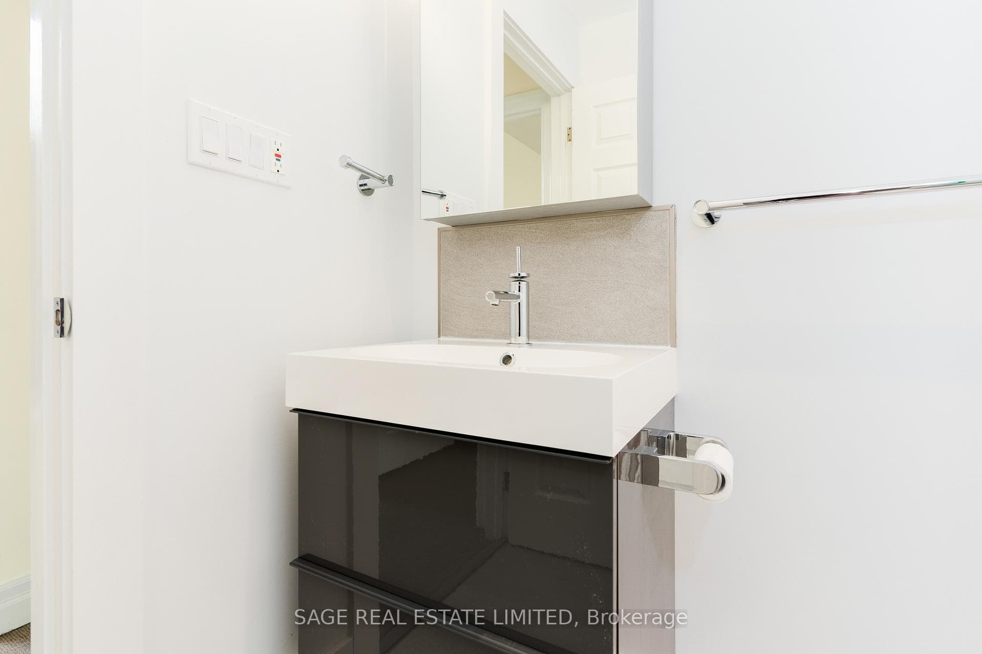25 Bannockburn Avenue photo 27