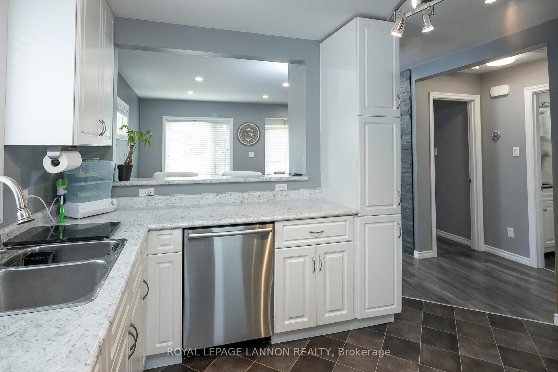 96 Albany Street photo 4