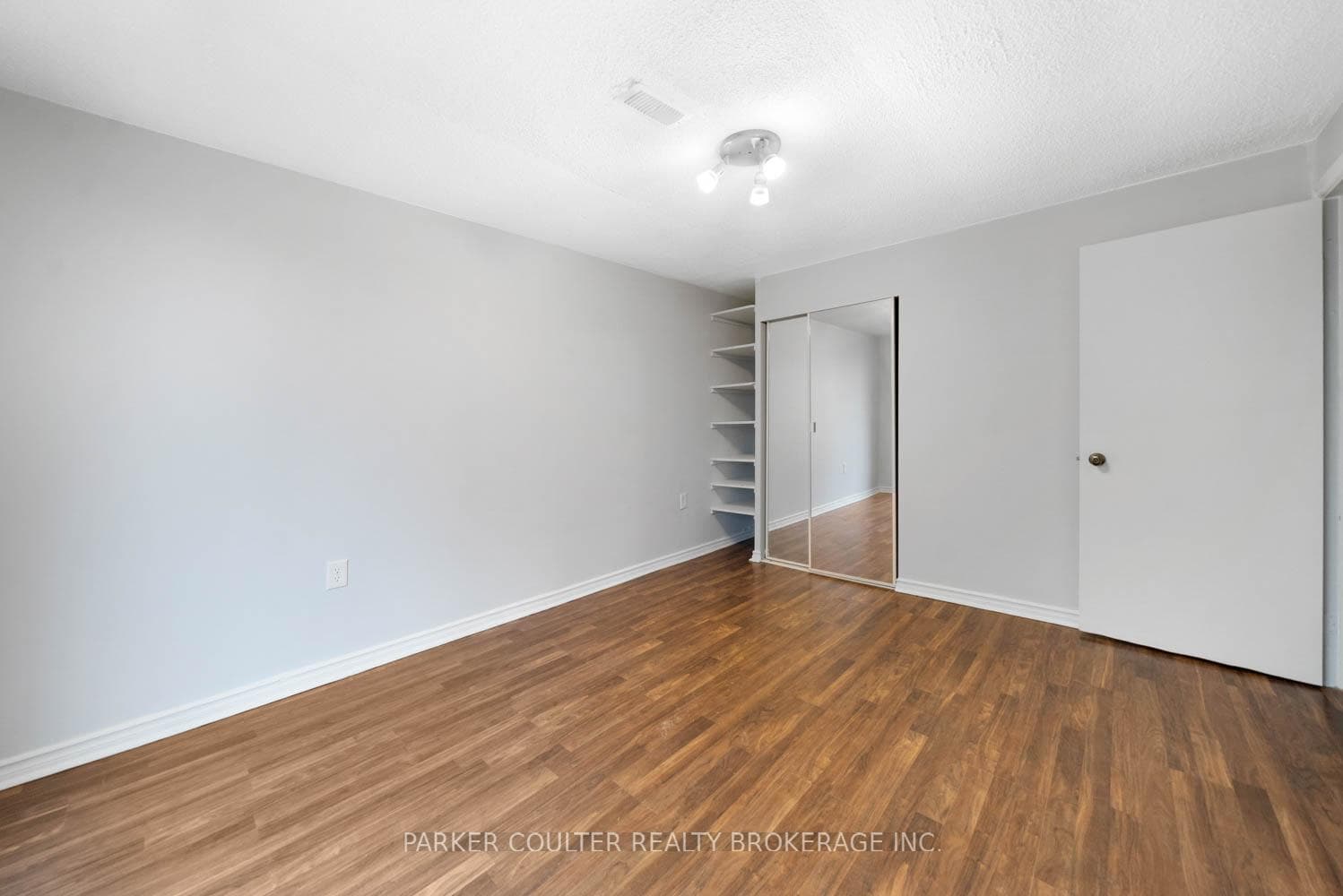 19 A Cundles Road photo 33