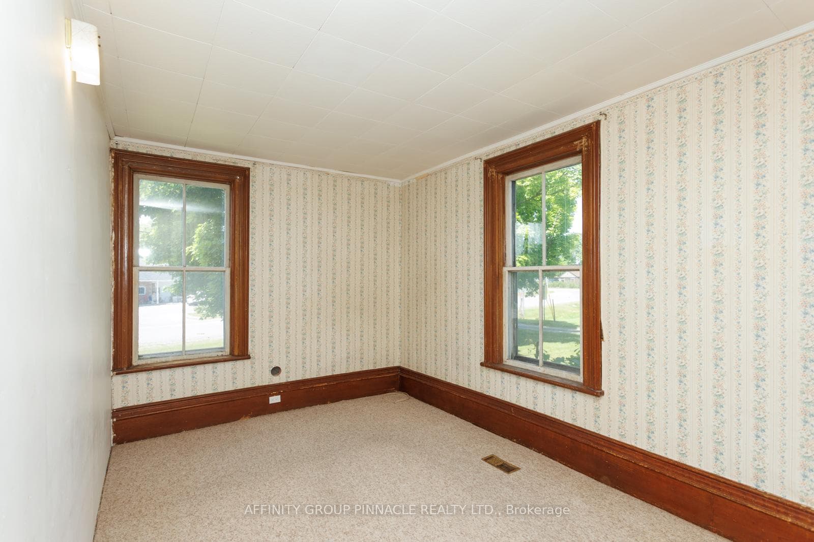 290 Pigeon Creek Road photo 27