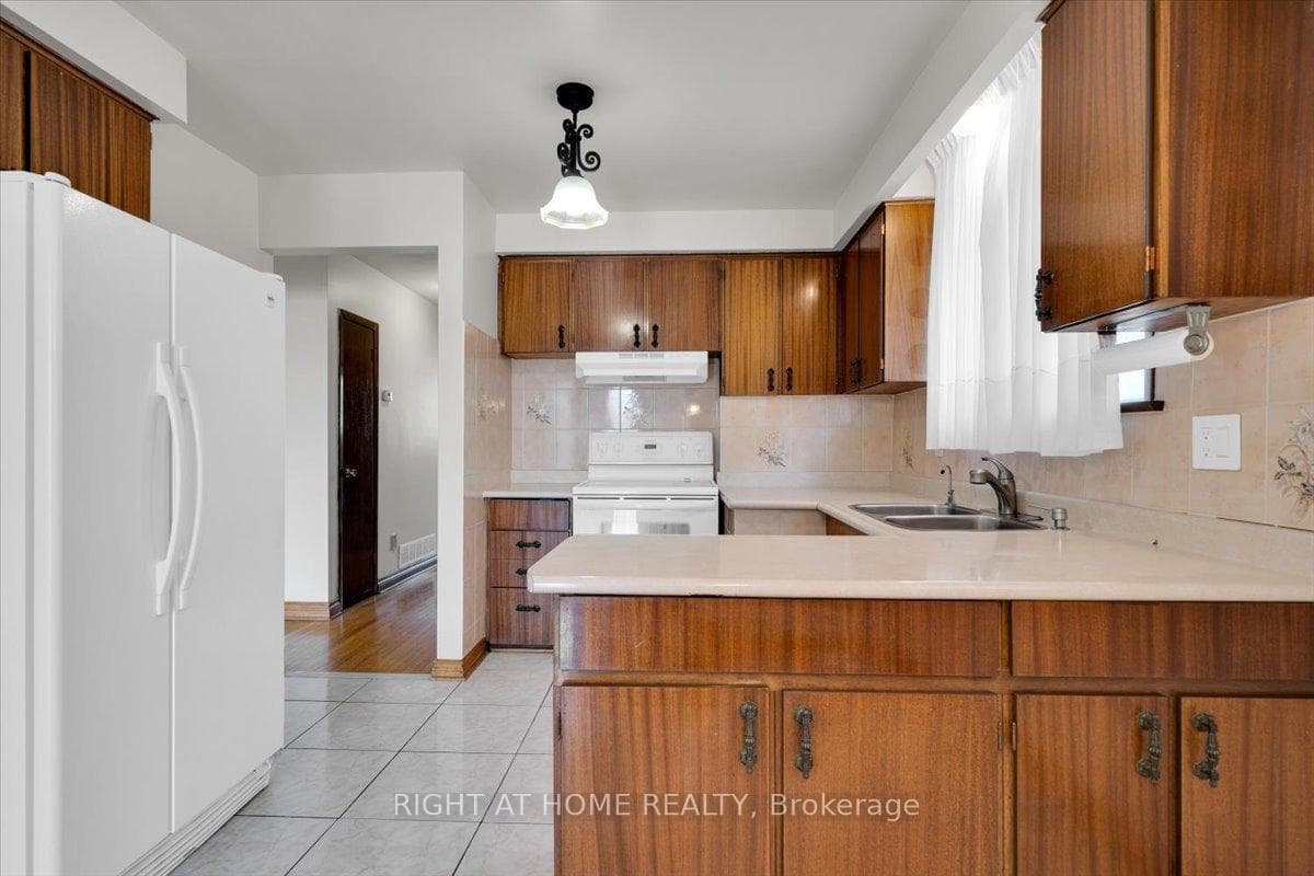 155 Derrydown Road photo 7