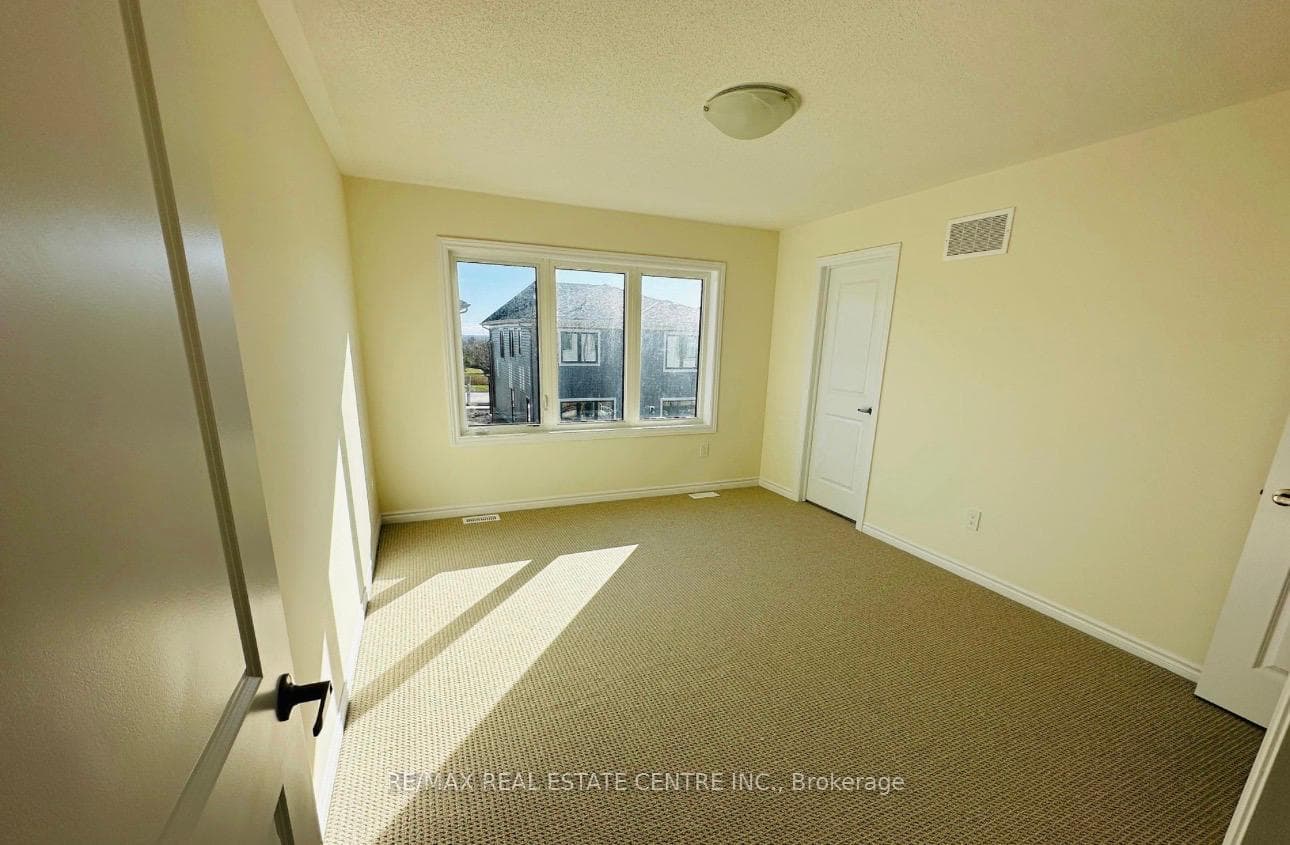 673 Ribstone Court photo 5