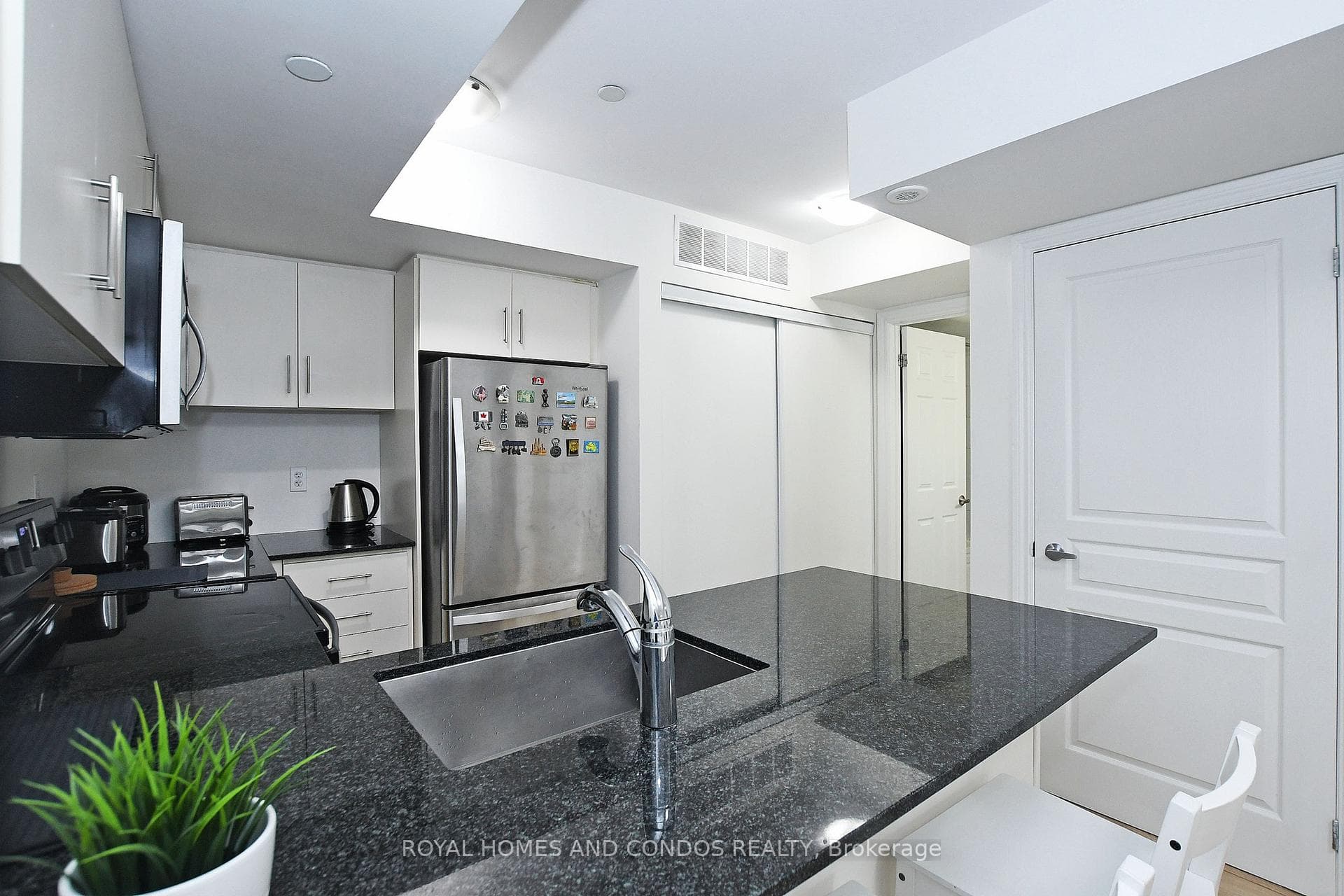 70 Eastwood Park Gardens Unit 23 photo 15