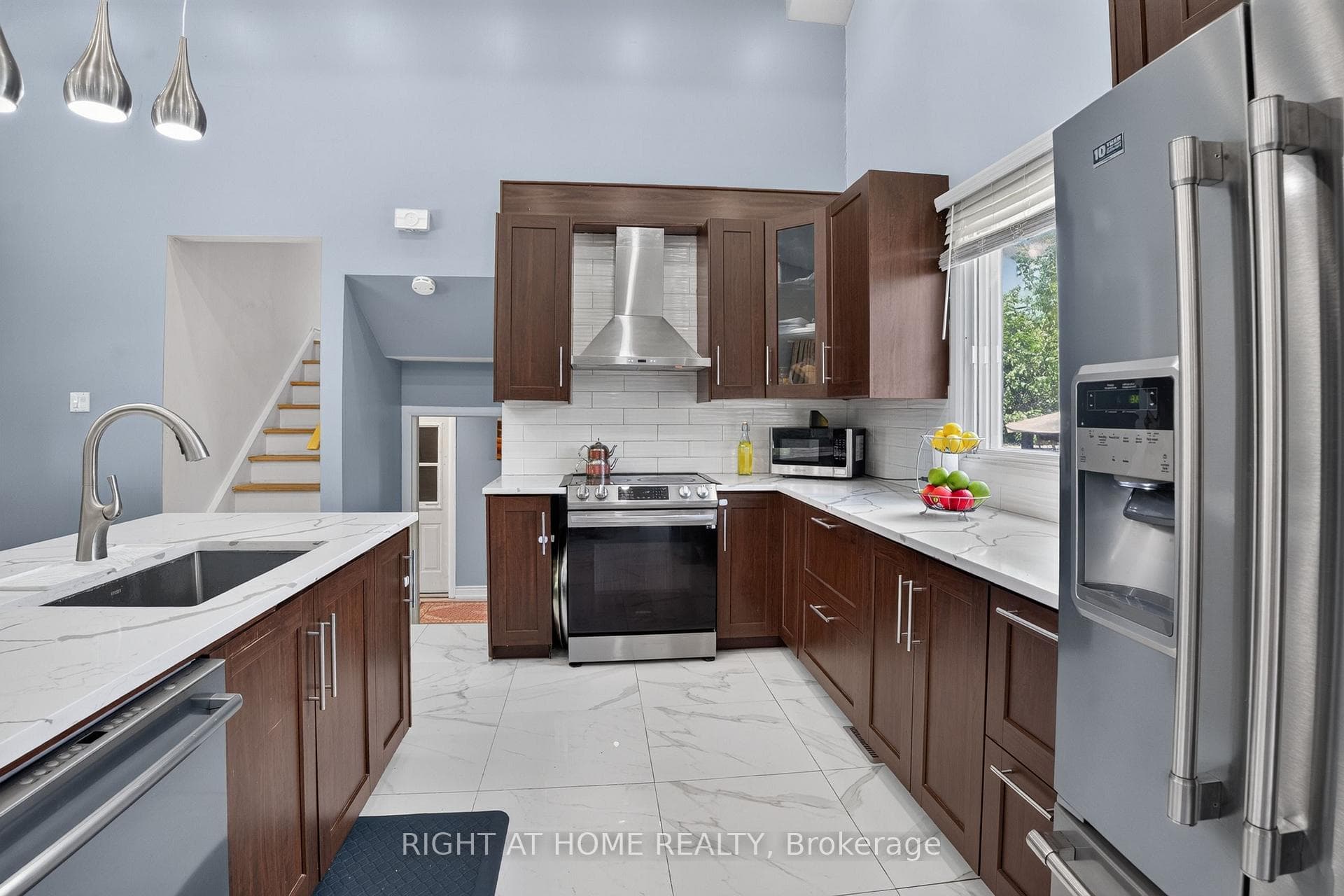 1385 Chartrand Avenue photo 8