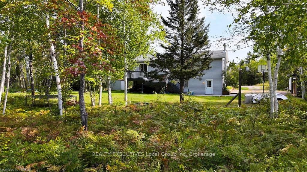 533 TILLICUM BAY Road photo 3