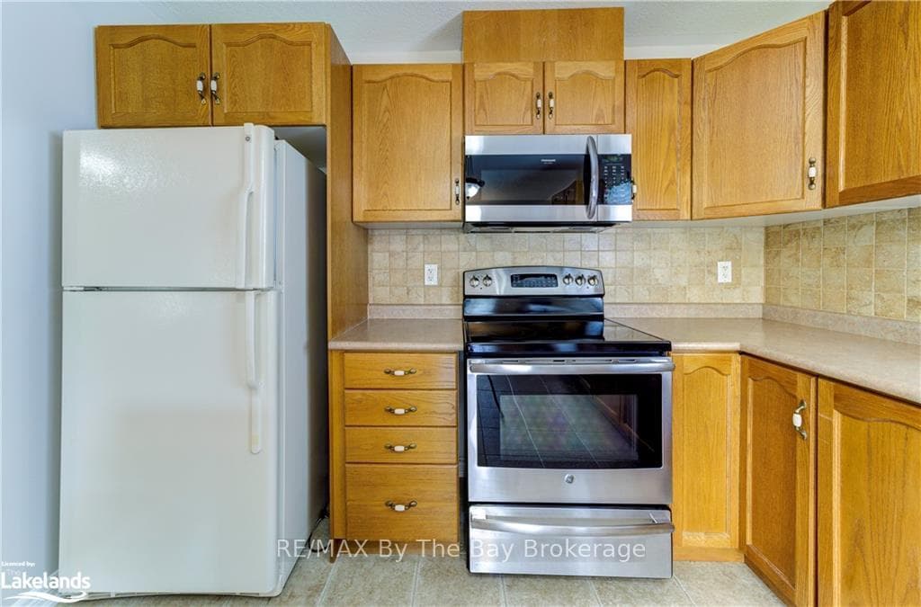 18 RIVERDALE Drive photo 7