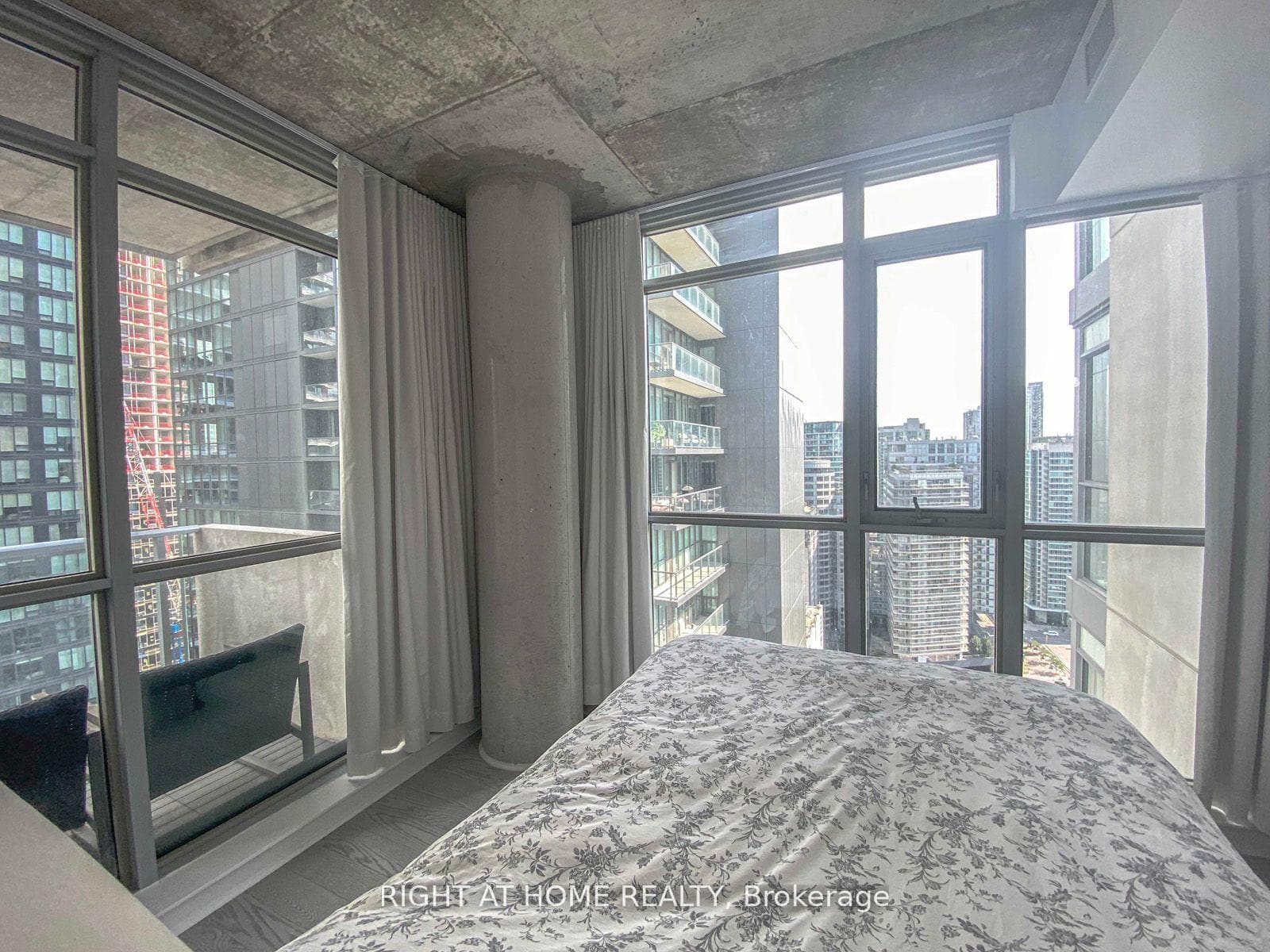 375 King Street Unit 2504 photo 11