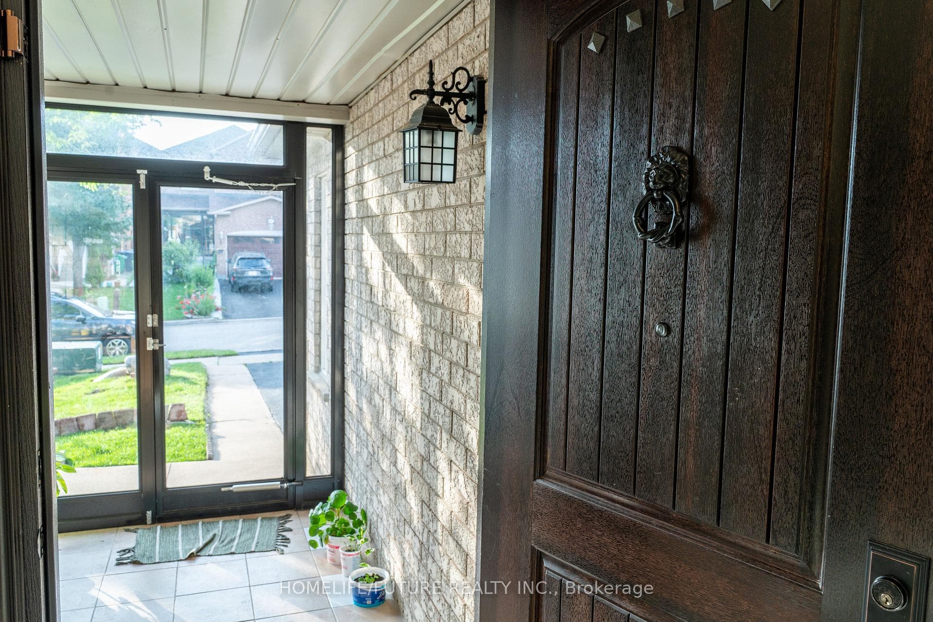 620 Madame Street photo 4
