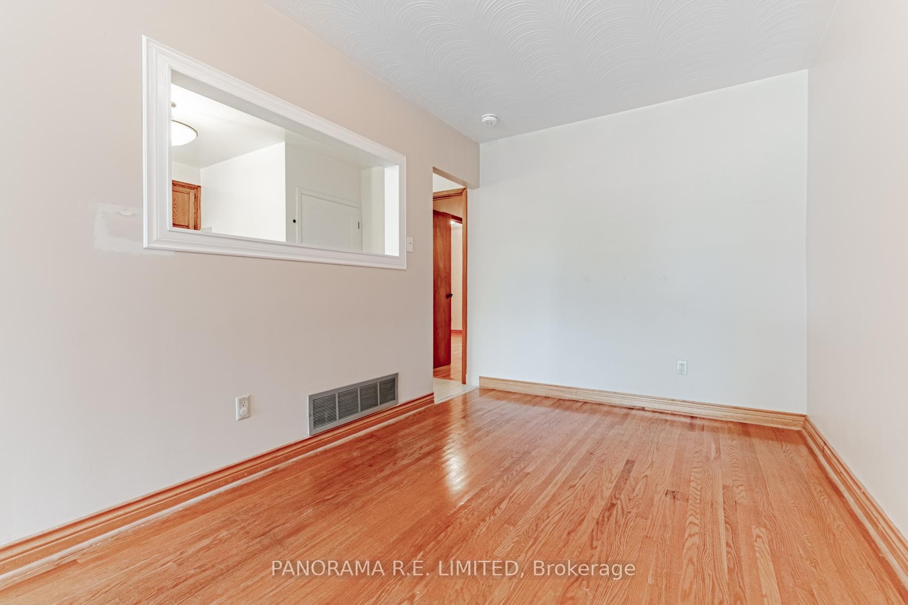 53 Vanguard Drive photo 5