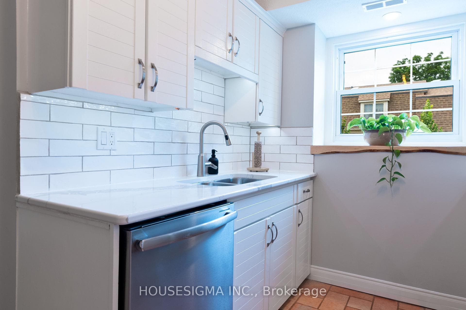 900 Pond View Road Unit 122 photo 15